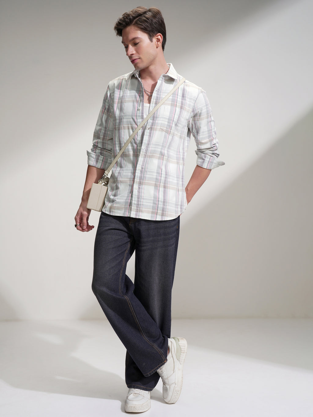 Highlander Men White Checked Slim Fit Casual Shirt - White - Image 2