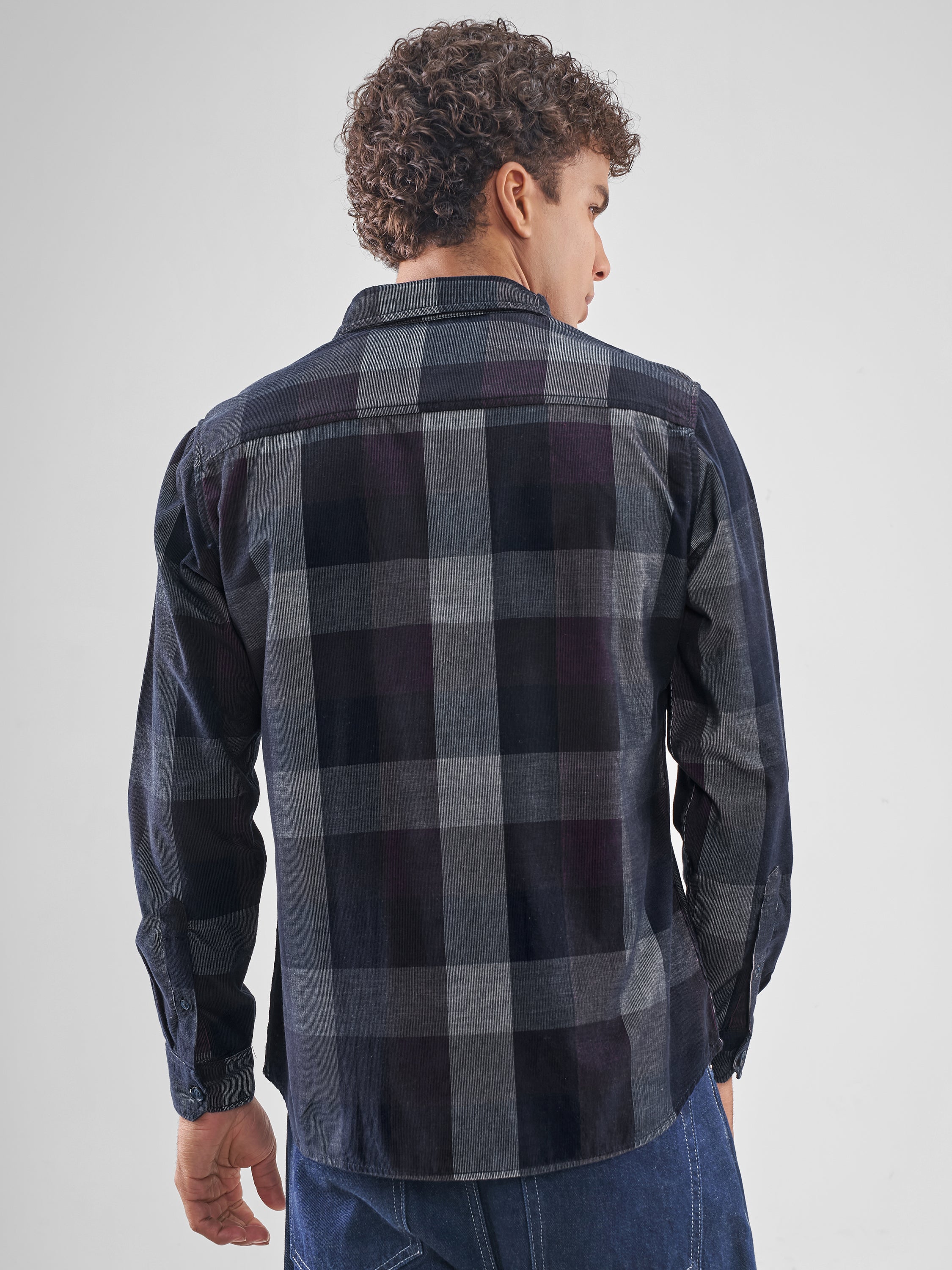 Highlander Men Navy Blue Checked Slim Fit Casual Shirt - Navy Blue - Image 3