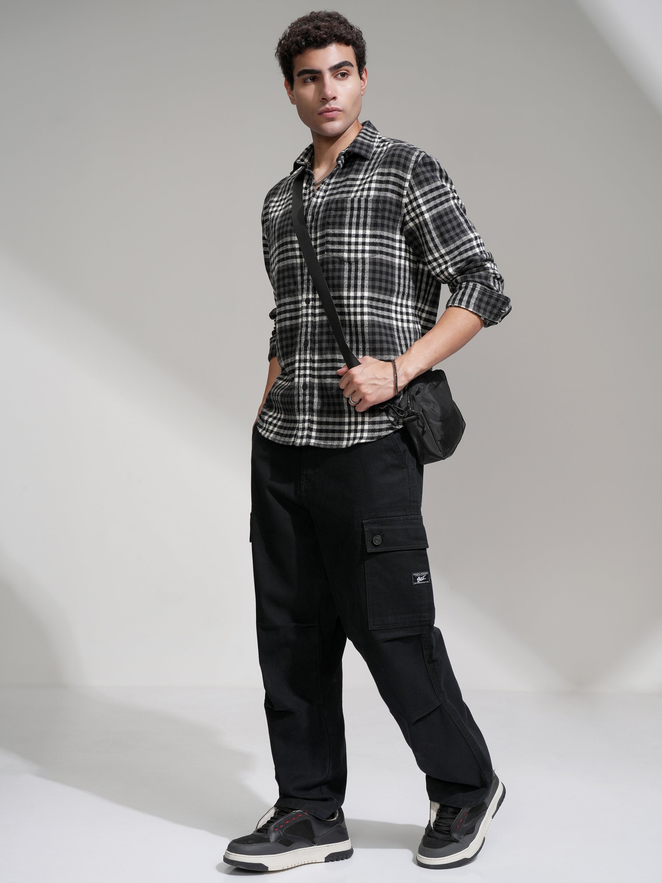Highlander Men Black Checked Relaxed Fit Casual Shirt - Black - Image 2
