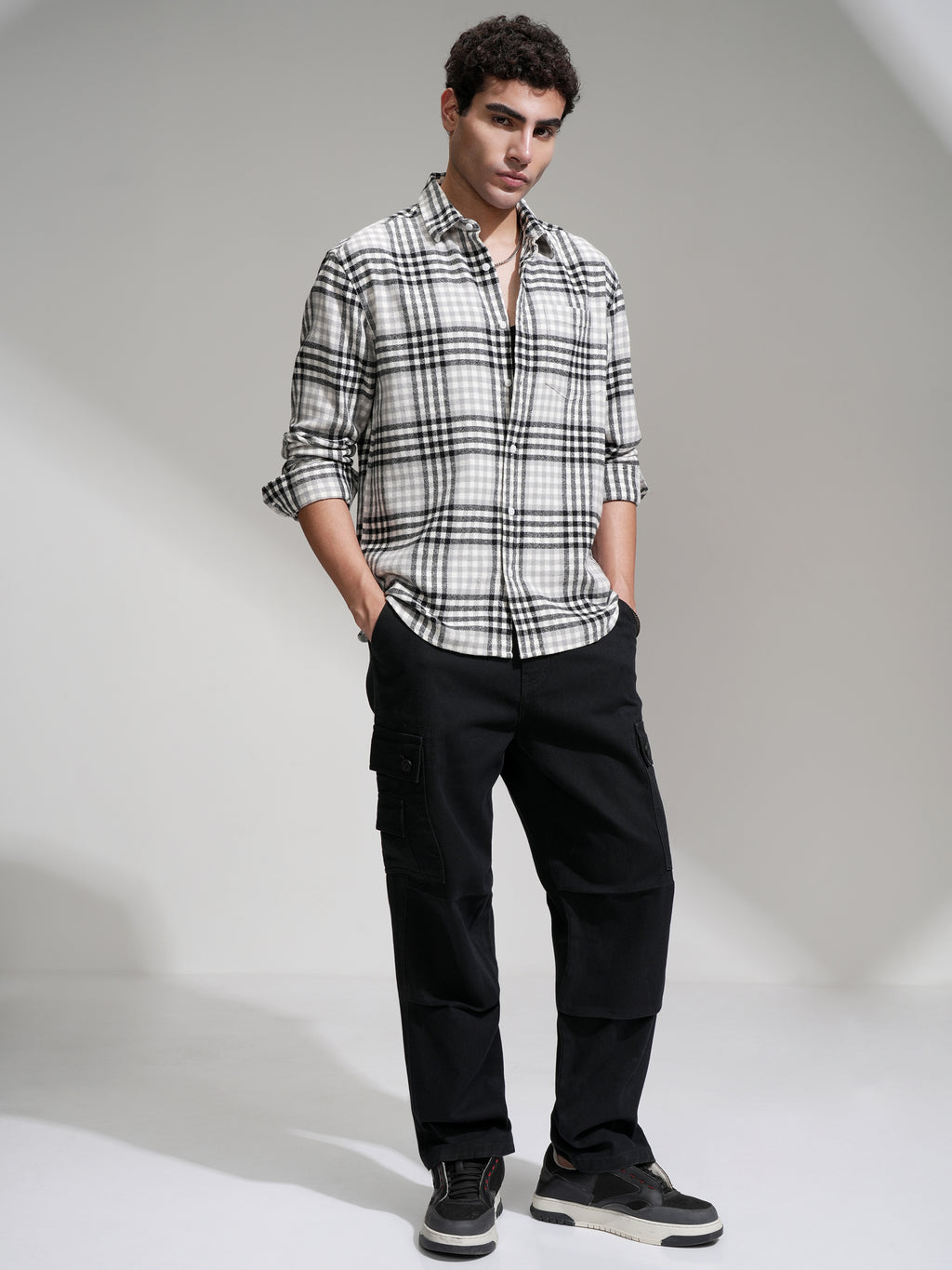 Highlander Men Grey Checked Relaxed Fit Casual Shirt - Grey - Image 2