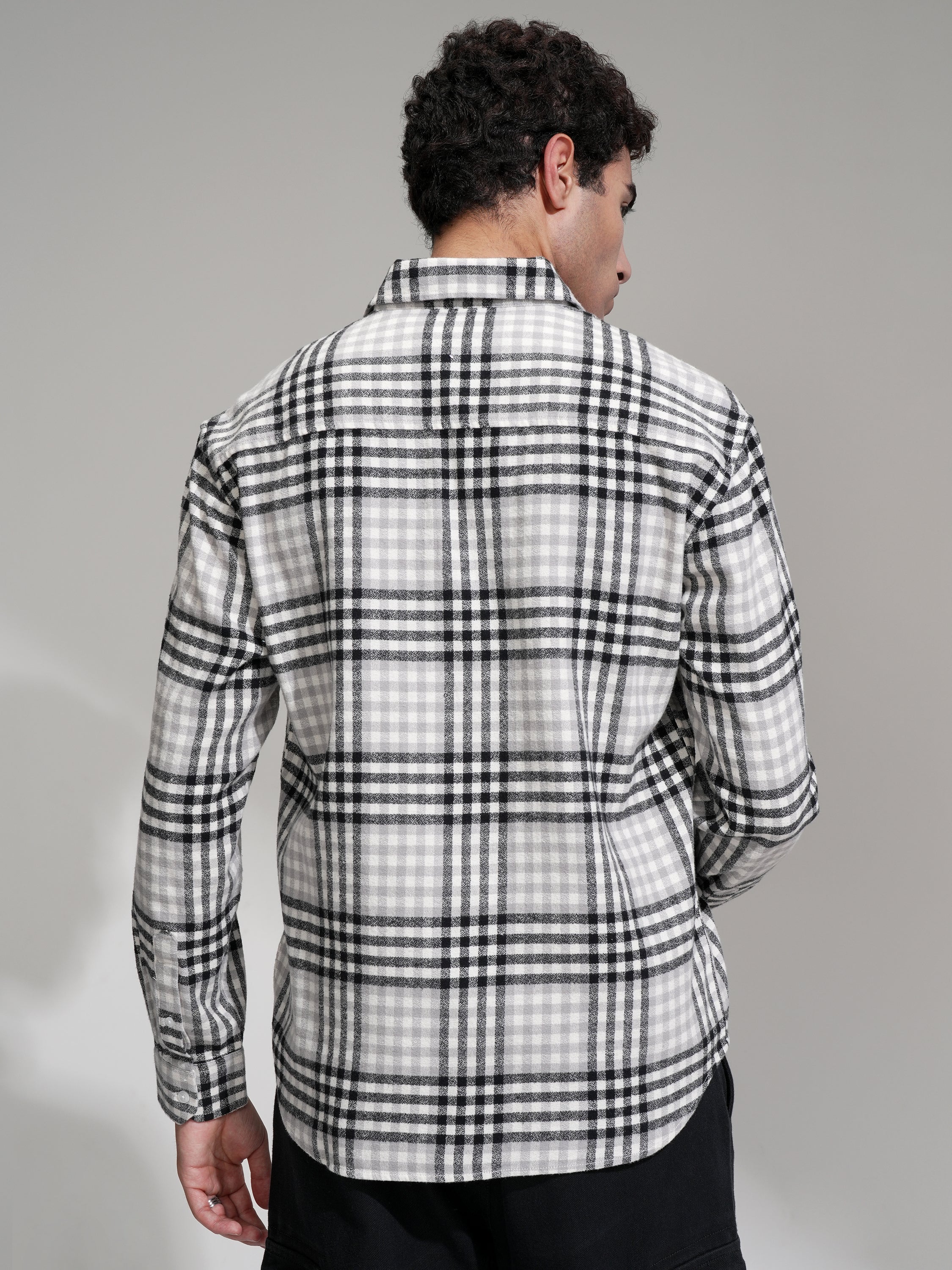 Highlander Men Grey Checked Relaxed Fit Casual Shirt - Grey - Image 3