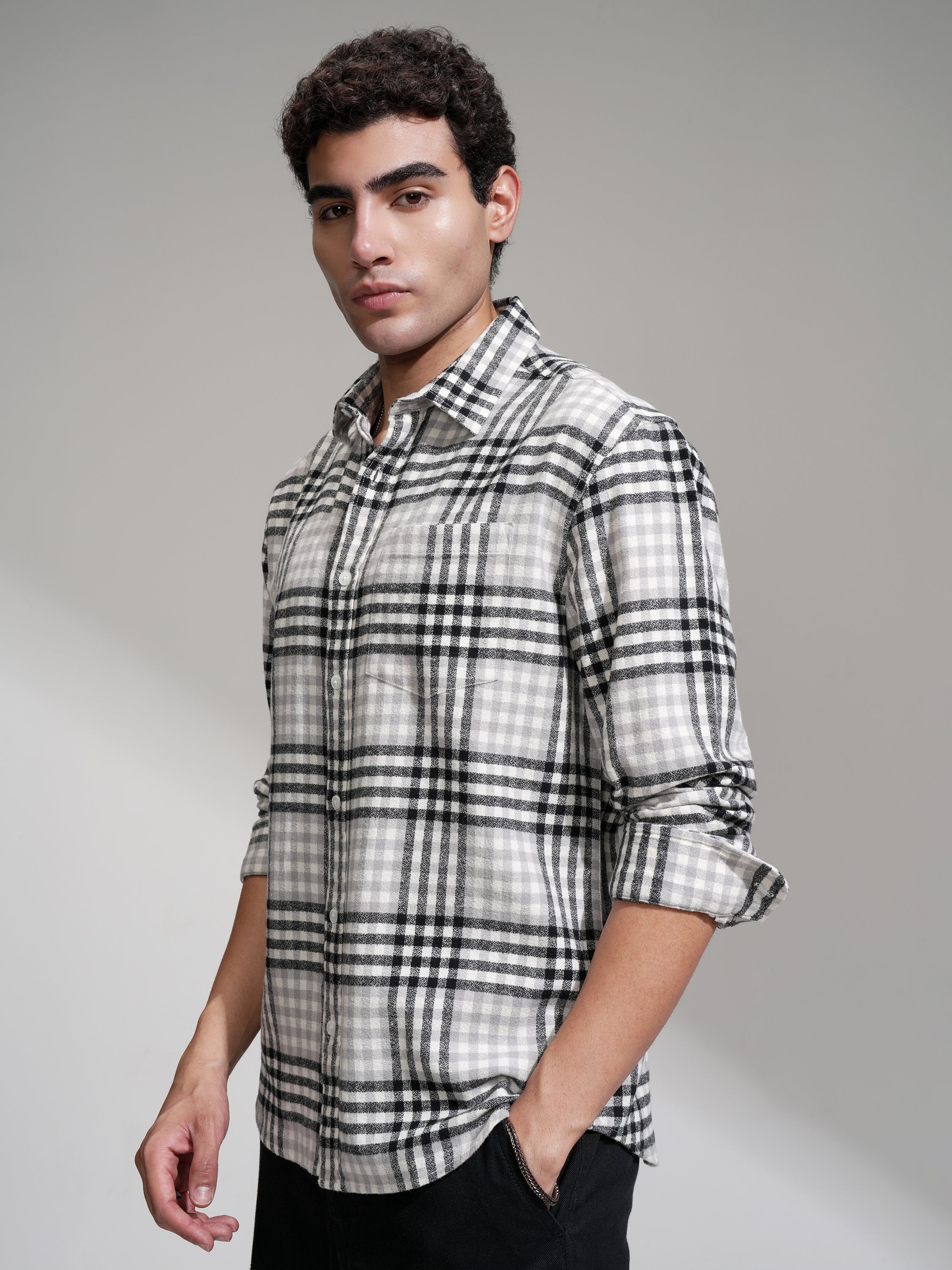 Highlander Men Grey Checked Relaxed Fit Casual Shirt - Grey - Image 4