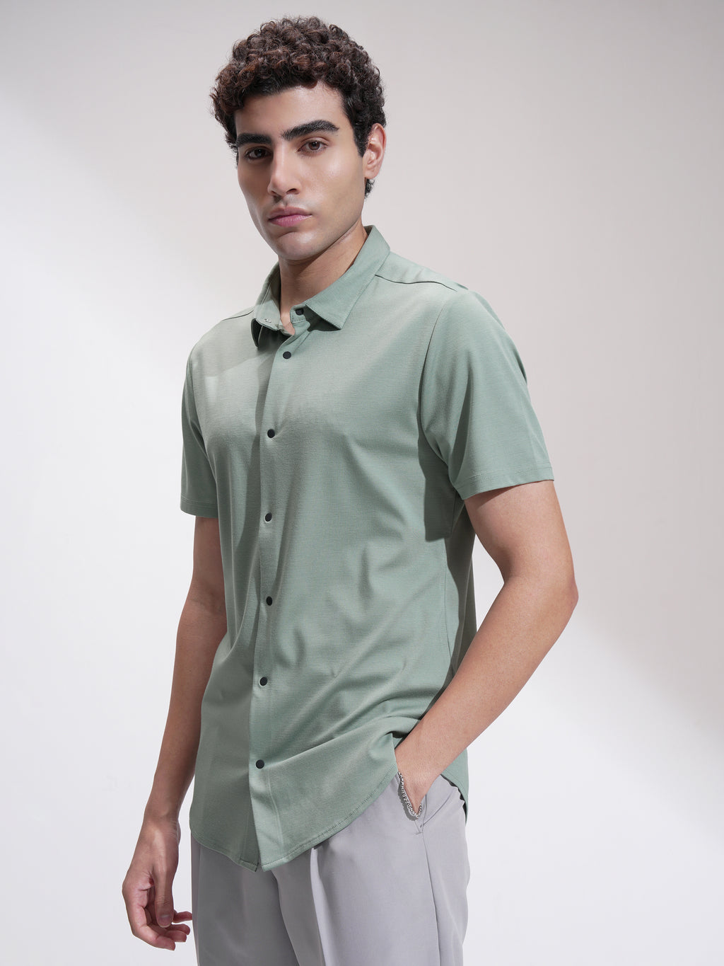Highlander Men Green Solid Slim Fit Casual Shirt - Green - Image 4