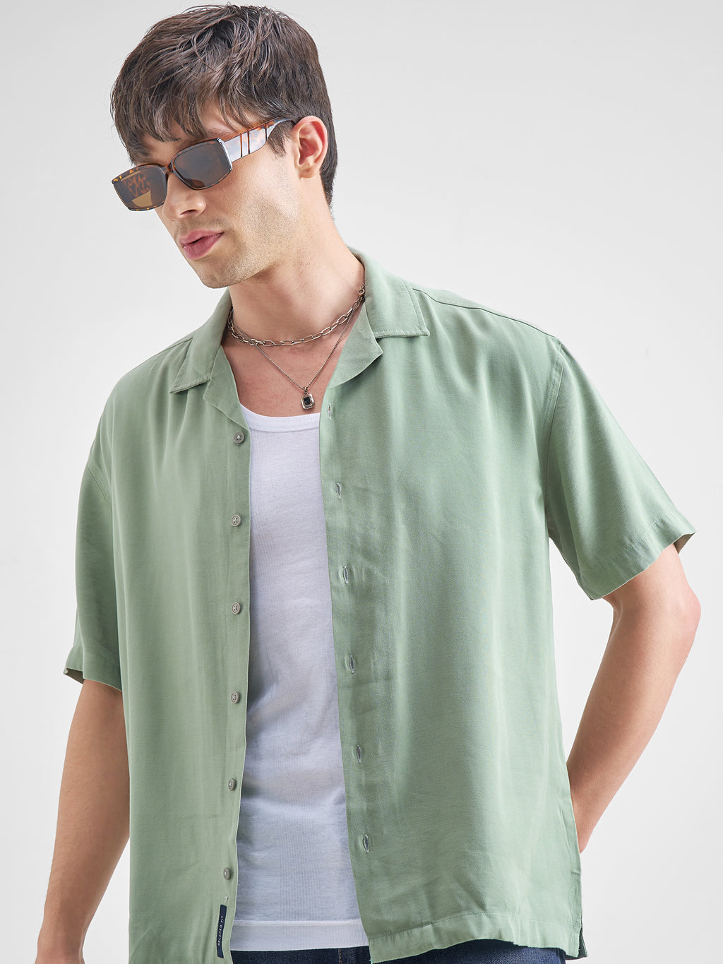 Highlander Men Green Solid Relaxed Fit Casual Shirt - Green - Image 1