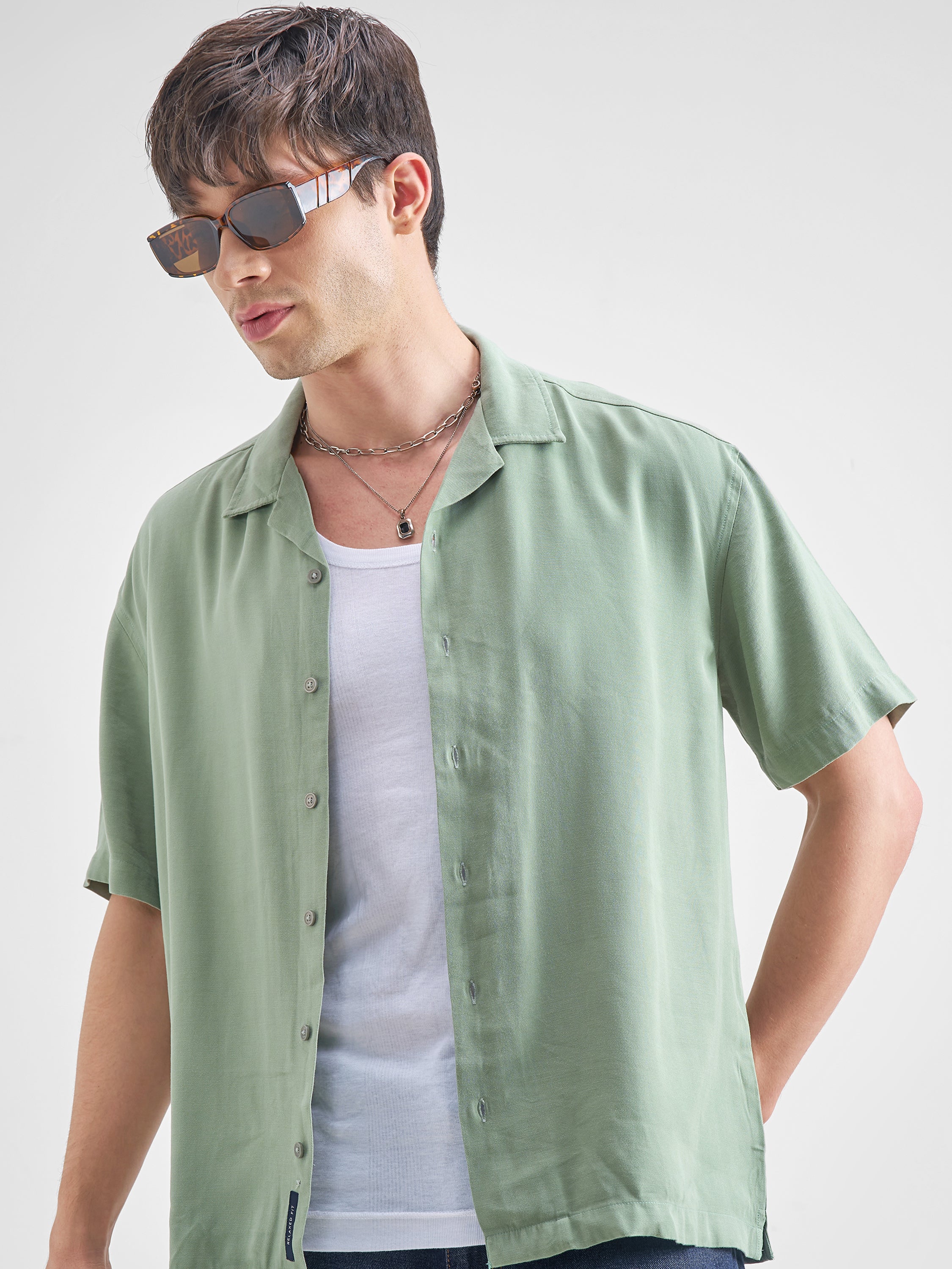 Highlander Men Green Solid Relaxed Fit Casual Shirt - Green - Image 1
