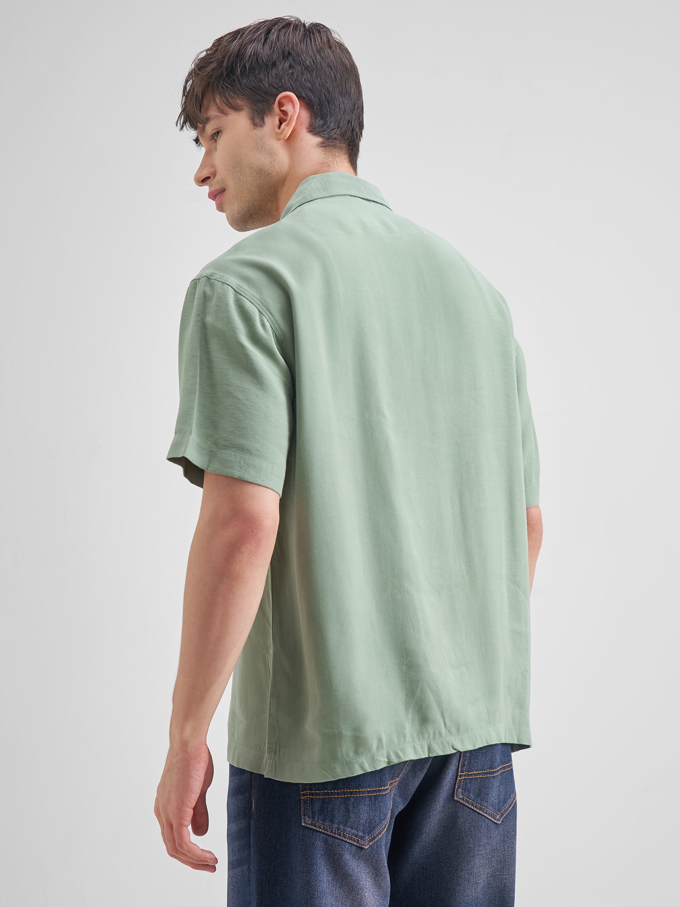 Highlander Men Green Solid Relaxed Fit Casual Shirt - Green - Image 3