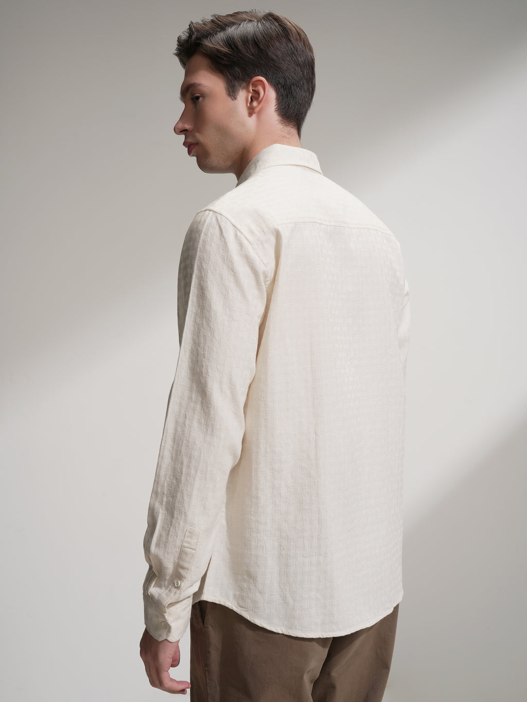 Highlander Men Off White Self Design Slim Fit Casual Shirt - Off White - Image 3