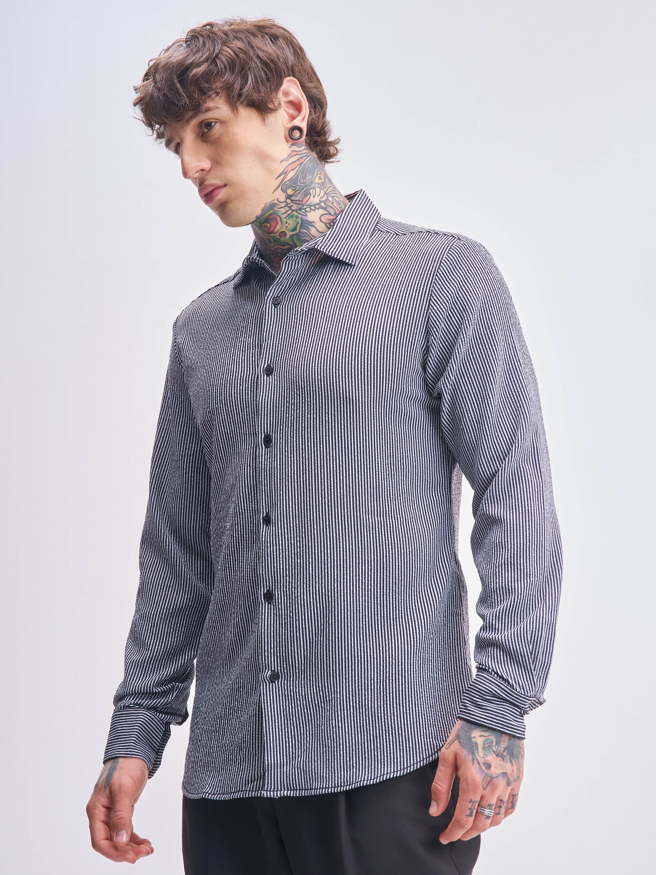 Highlander Men Black Striped Slim Fit Casual Shirt - Black - Image 4