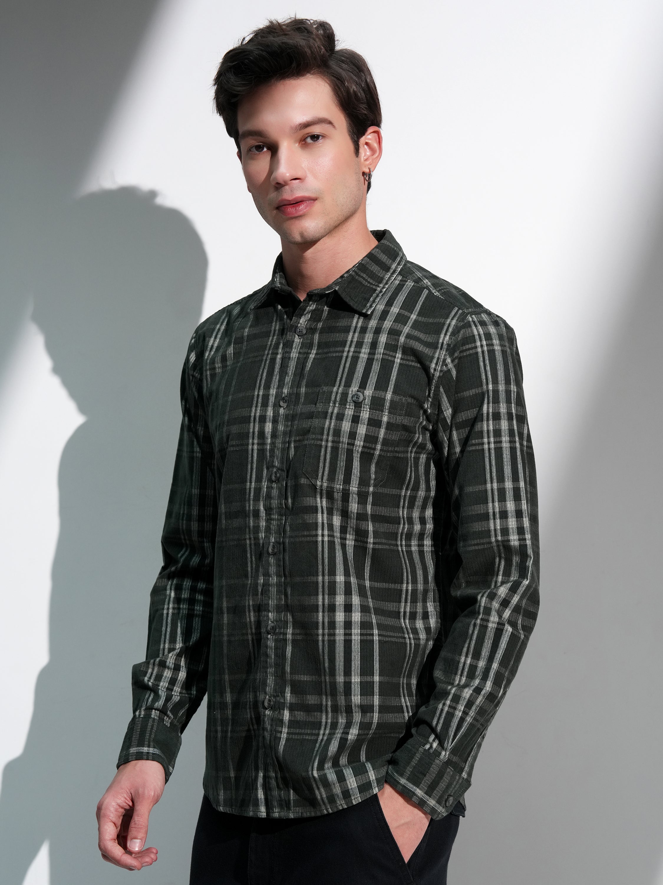 Highlander Men Green Checked Slim Fit Casual Shirt - Green - Image 4