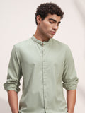 Highlander Men Green Solid Slim Fit Casual Shirt - Green - Image 1