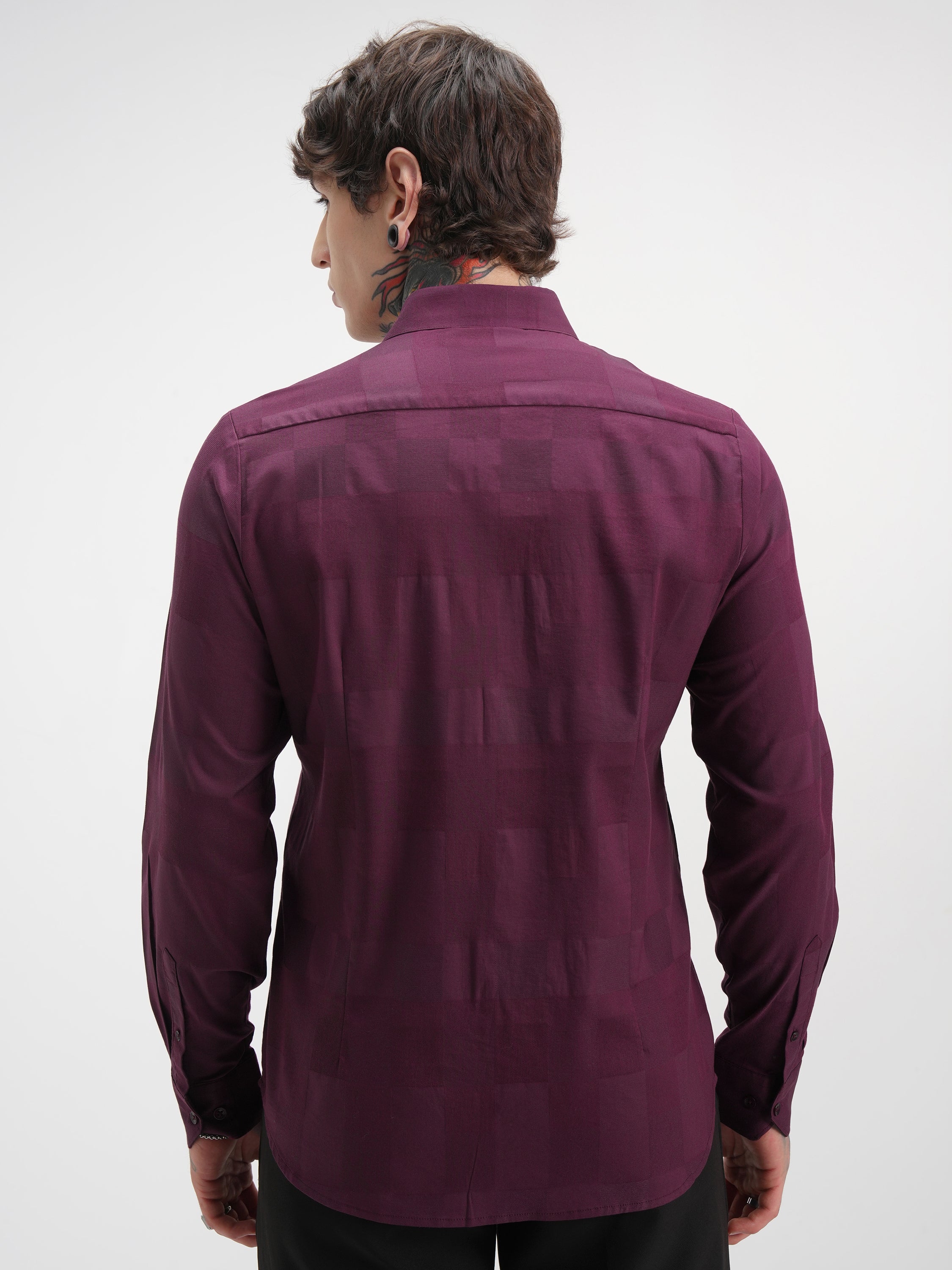 Highlander Men Burgundy Self Design Slim Fit Casual Shirt - Burgundy - Image 3