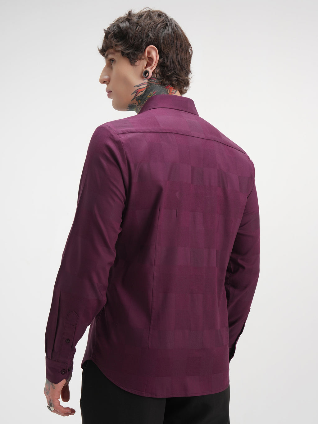 Highlander Men Burgundy Self Design Slim Fit Casual Shirt - Burgundy - Image 3