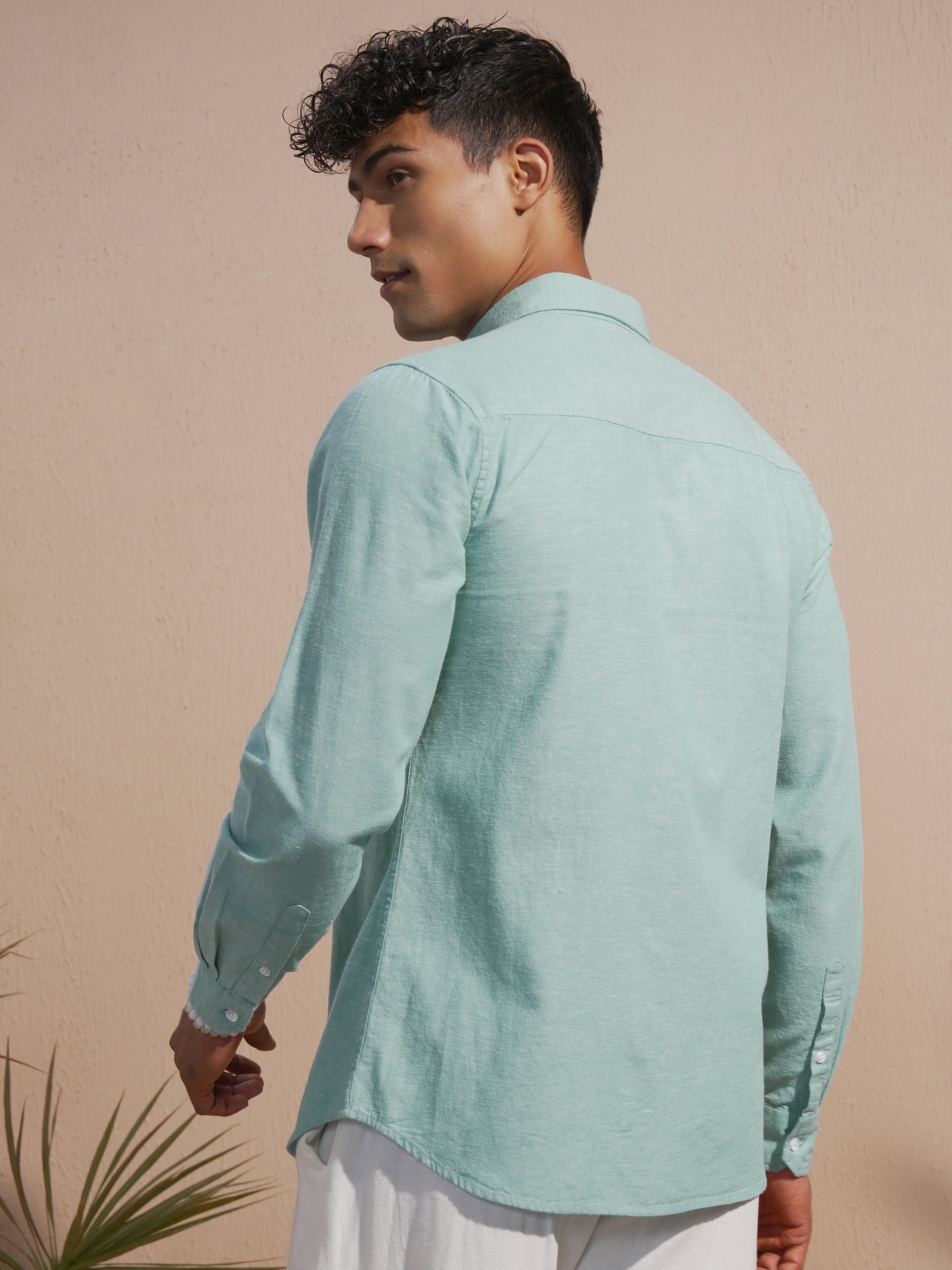 Highlander Men Green Solid Slim Fit Casual Shirt - Green - Image 3