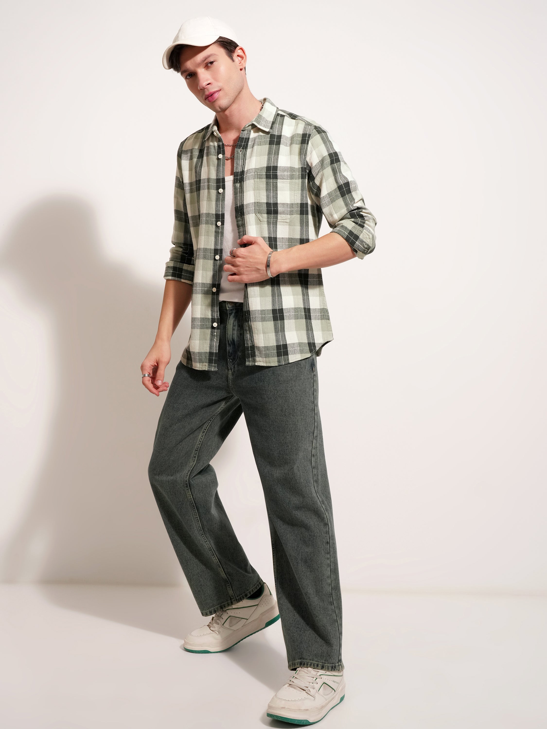 Highlander Men Green Checked Slim Fit Casual Shirt - Green - Image 2