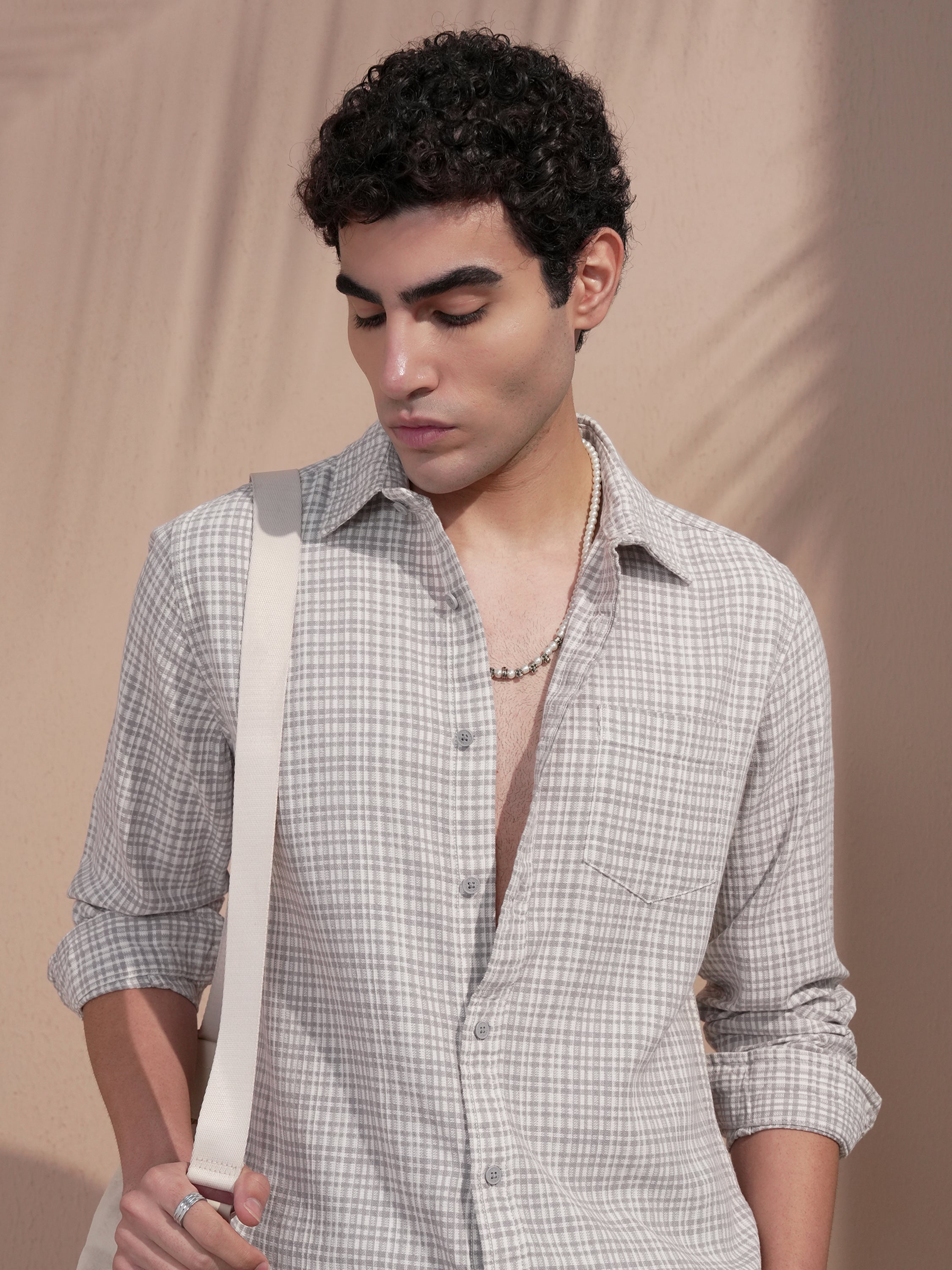 Highlander Men Grey Checked Slim Fit Casual Shirt - Grey - Image 1