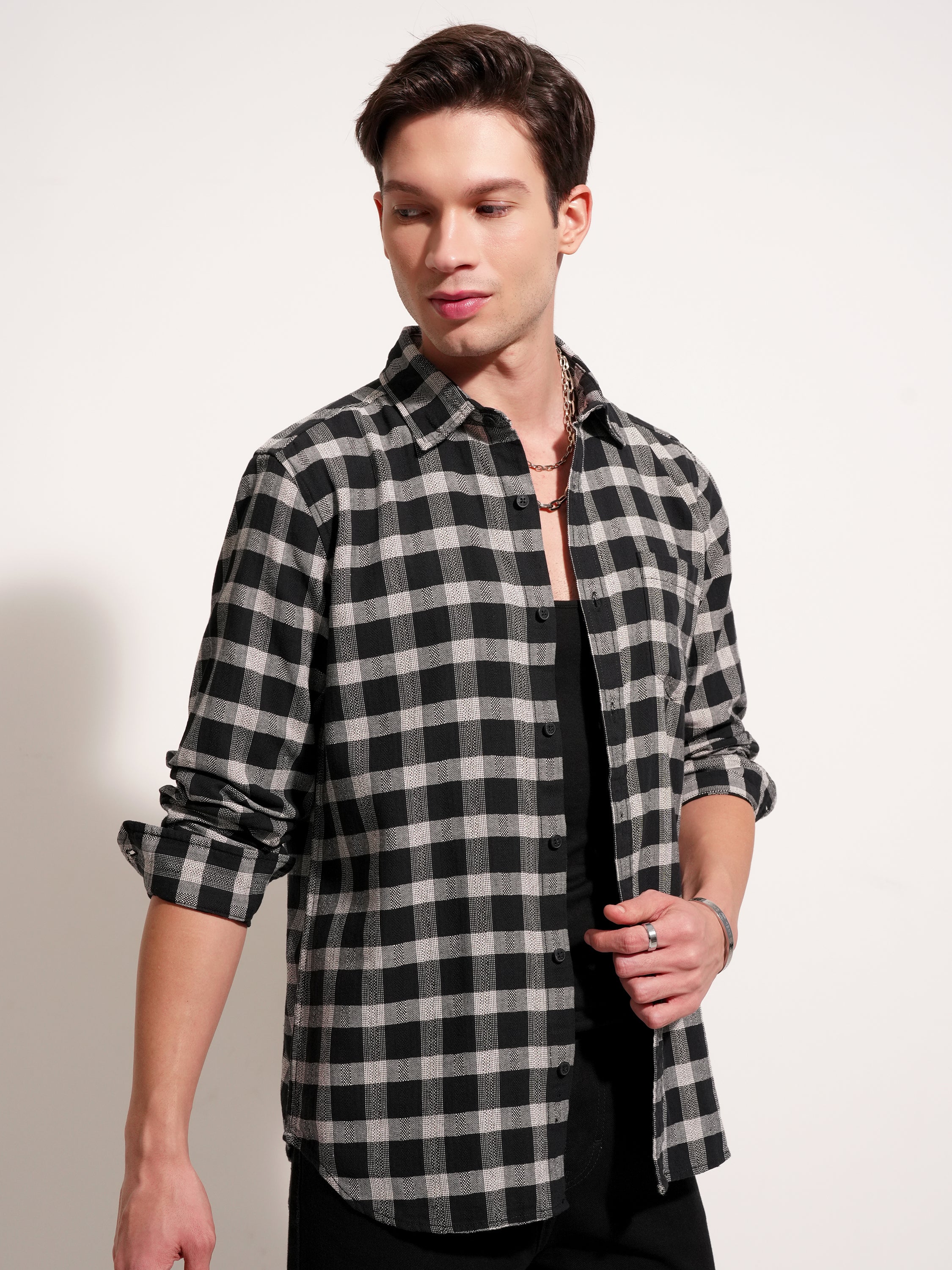 Highlander Men Black Checked Slim Fit Casual Shirt - Black - Image 6