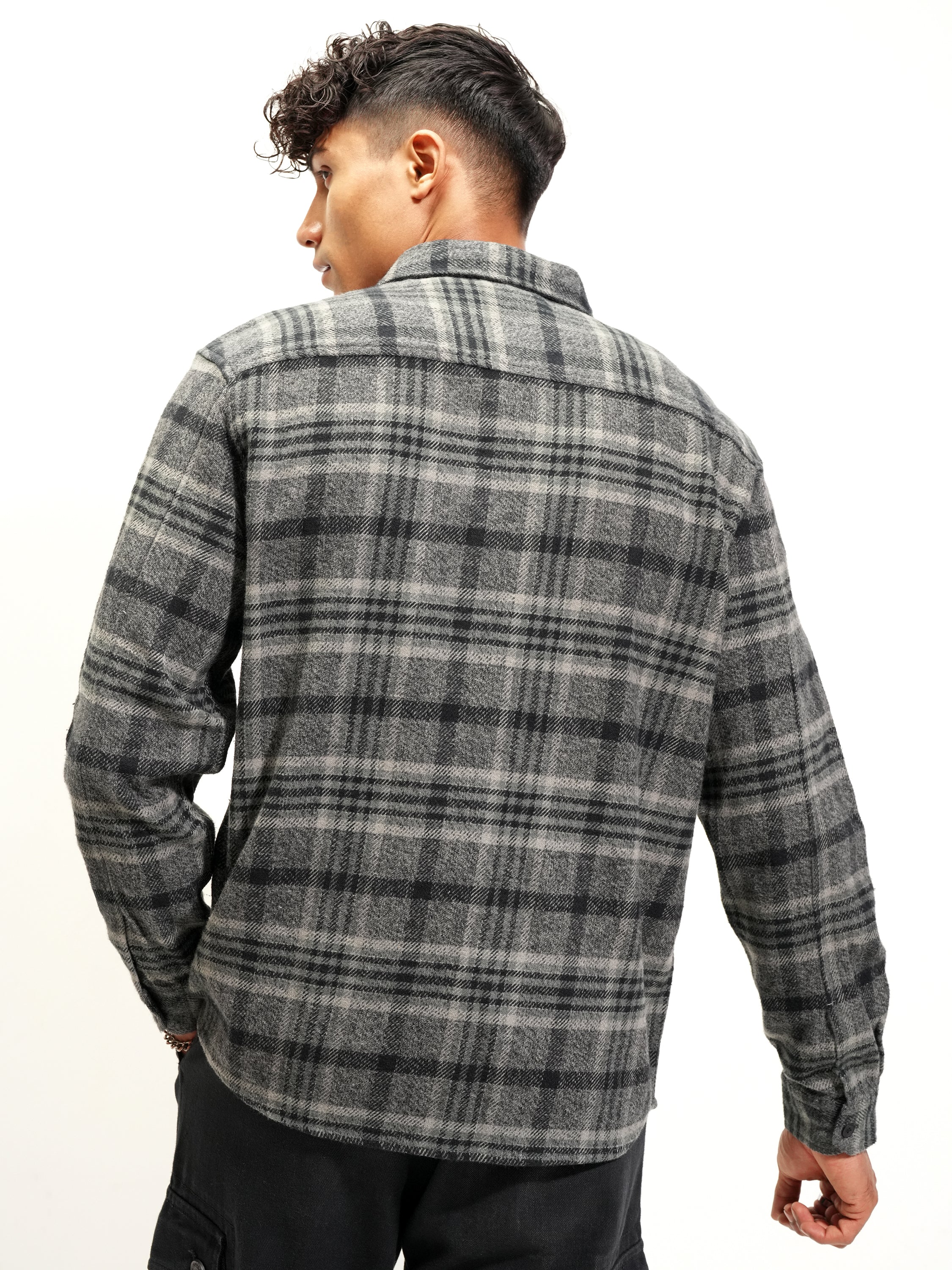Highlander Men Grey Checked Relaxed Fit Casual Shirt - Grey - Image 3