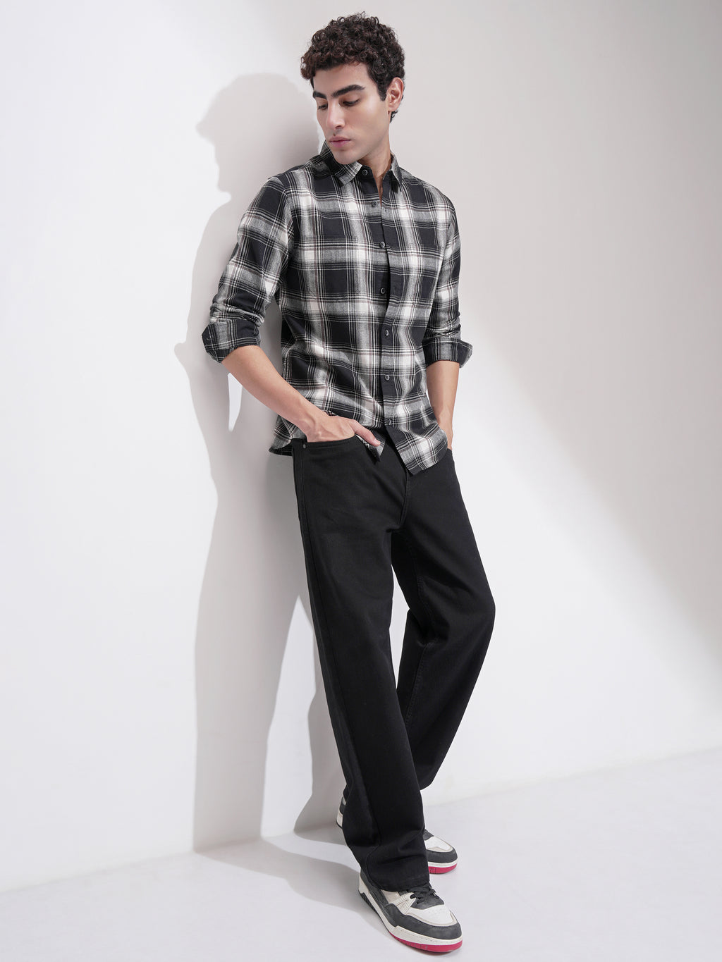 Highlander Men Black Checked Slim Fit Casual Shirt - Black - Image 2