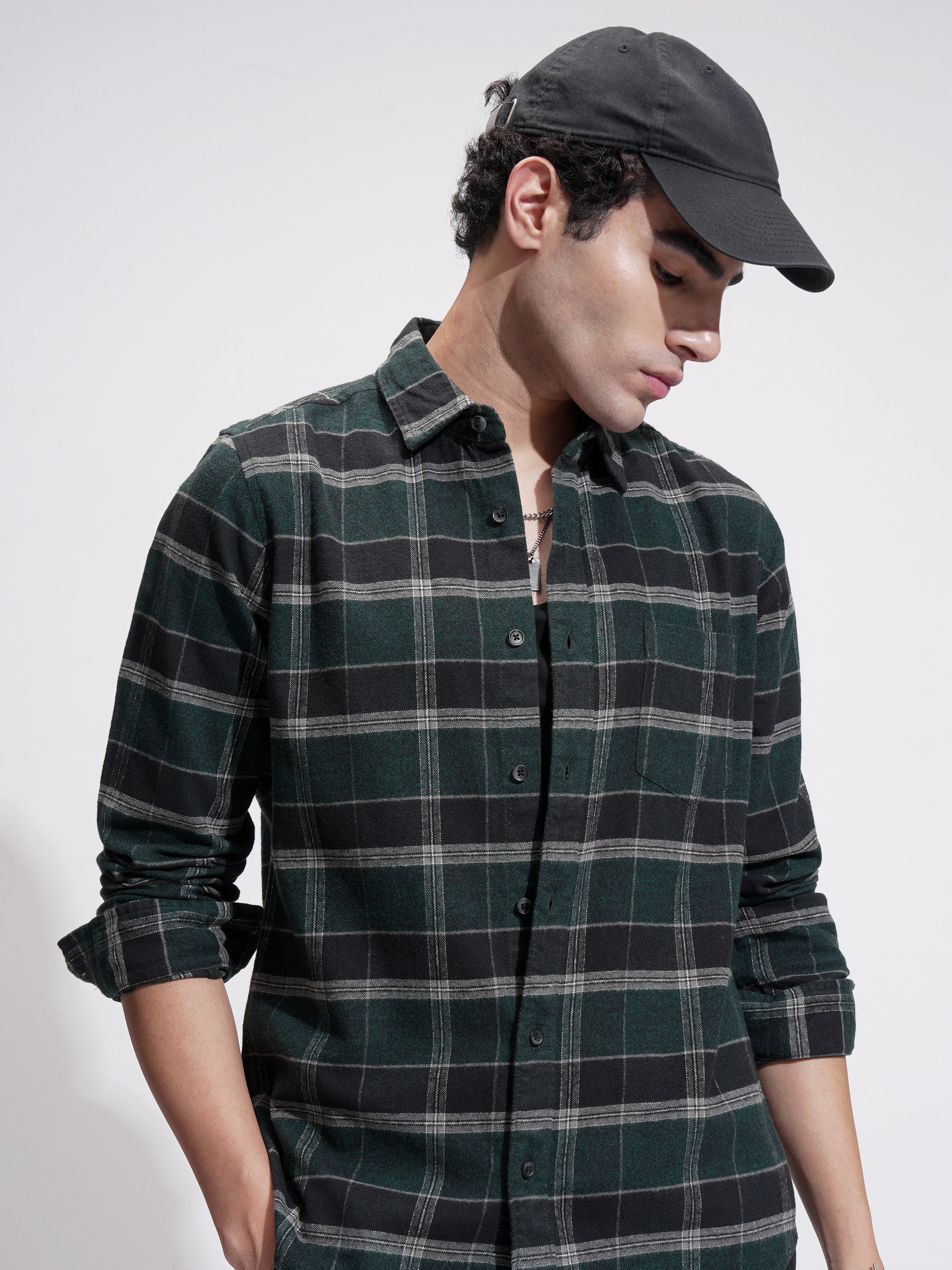 Highlander Men Green Checked Slim Fit Casual Shirt - Green - Image 1