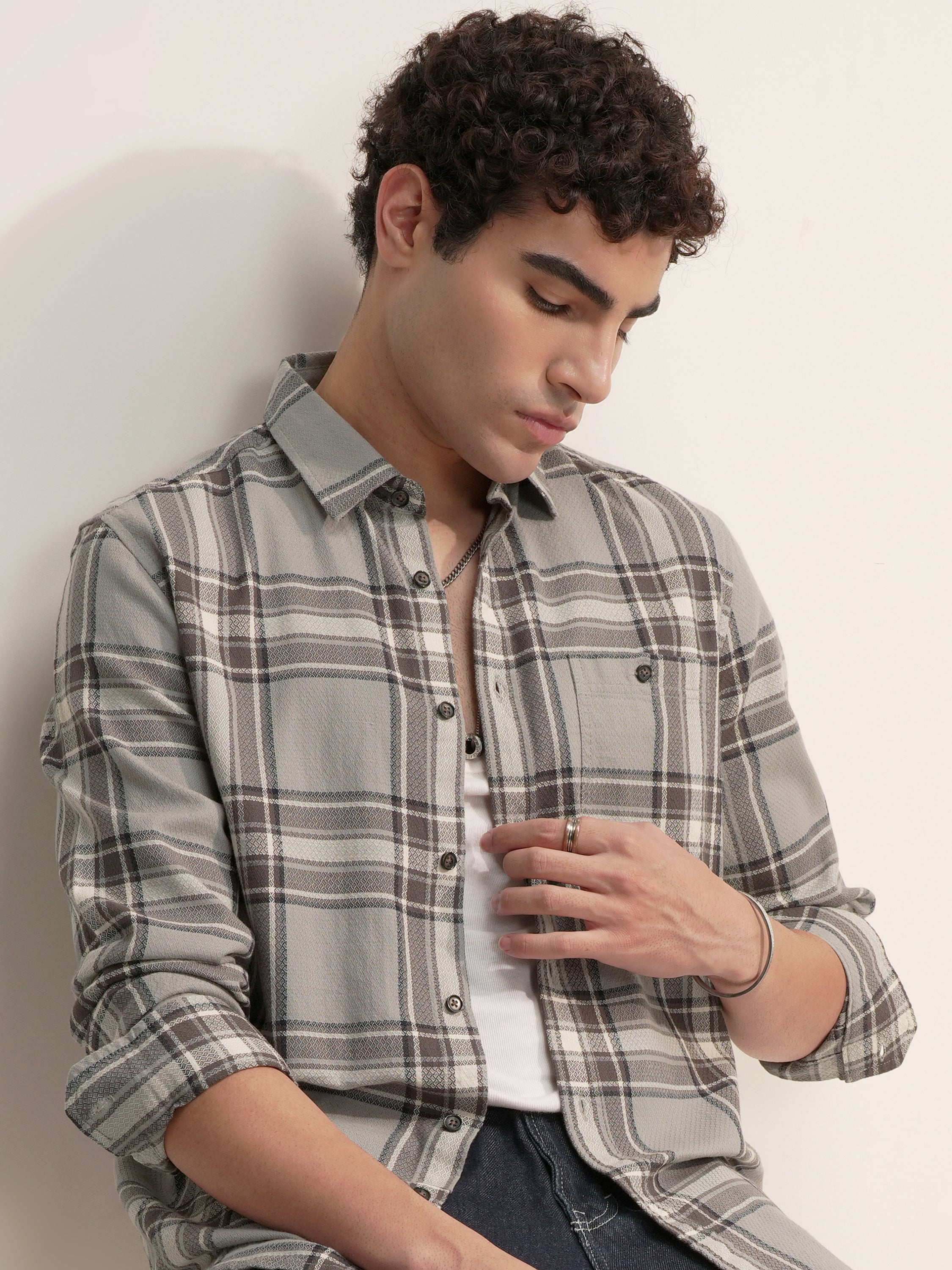 Highlander Men Grey Checked Slim Fit Casual Shirt - Grey - Image 1