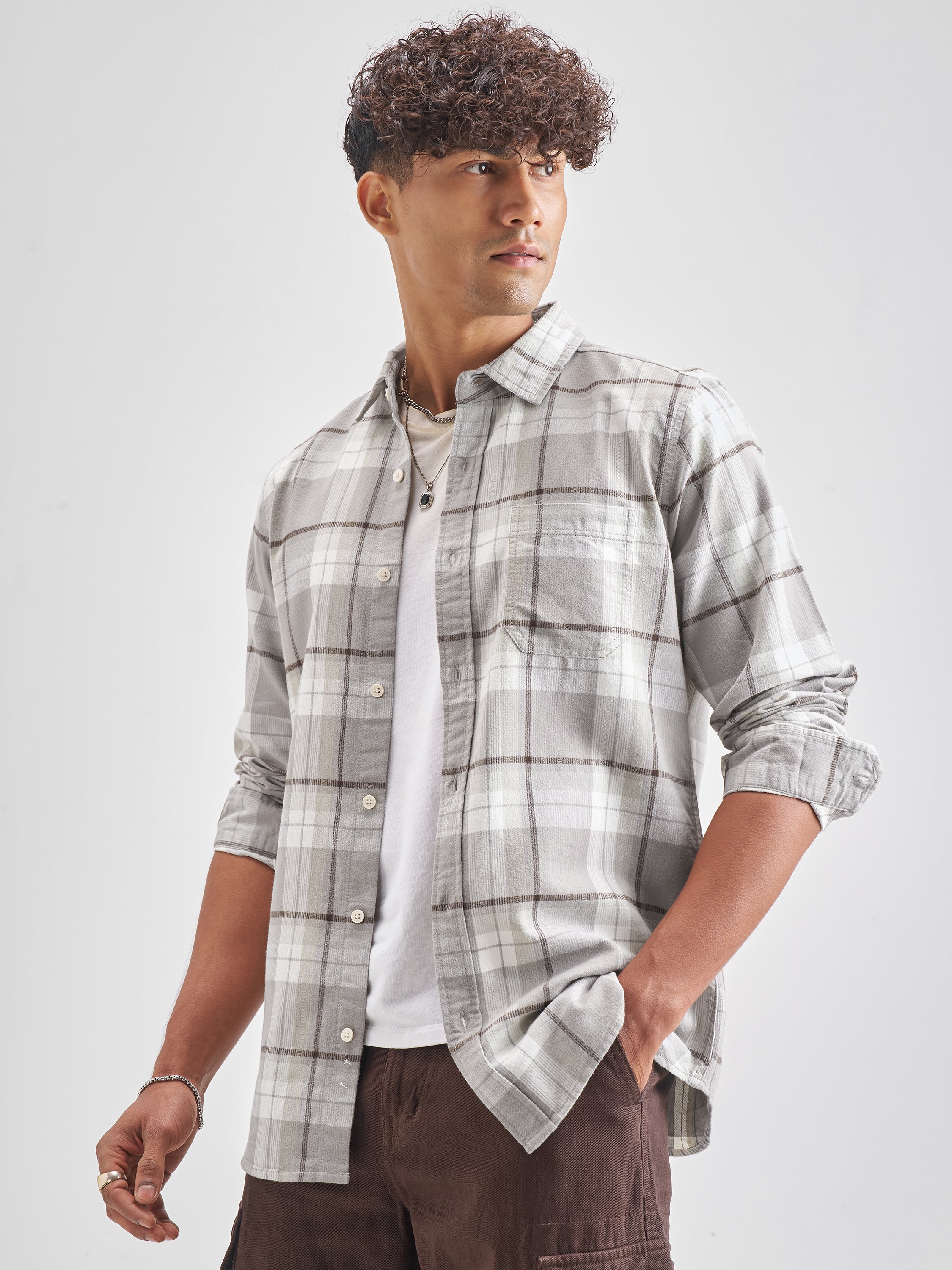 Highlander Men Grey Checked Slim Fit Casual Shirt - Grey - Image 4