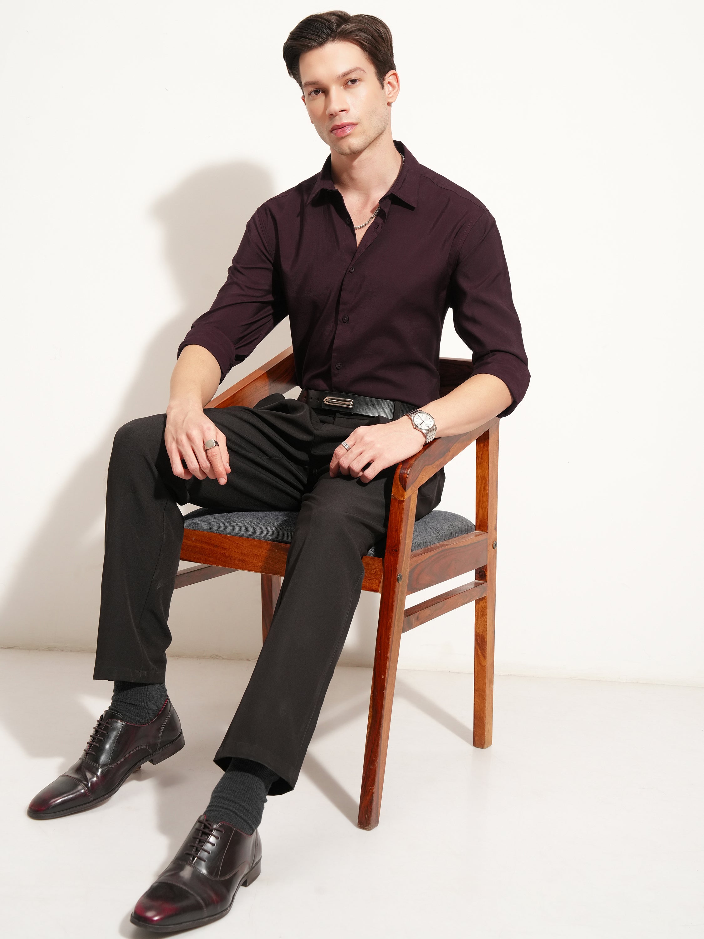 Highlander Men Purple Solid Slim Fit Casual Shirt - Purple - Image 2