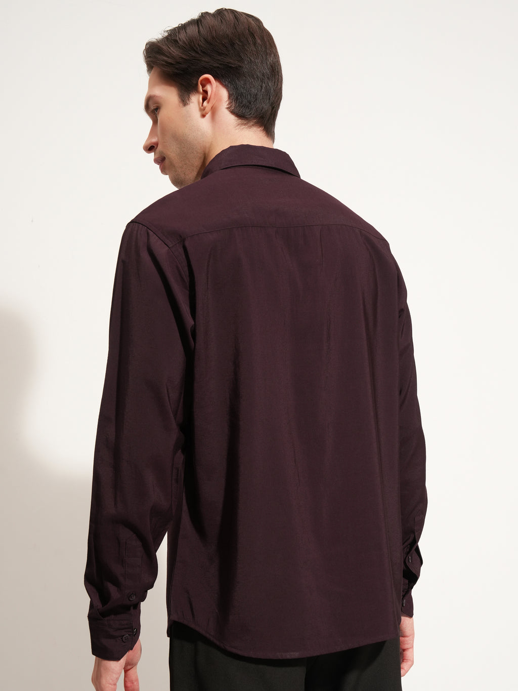 Highlander Men Purple Solid Slim Fit Casual Shirt - Purple - Image 3