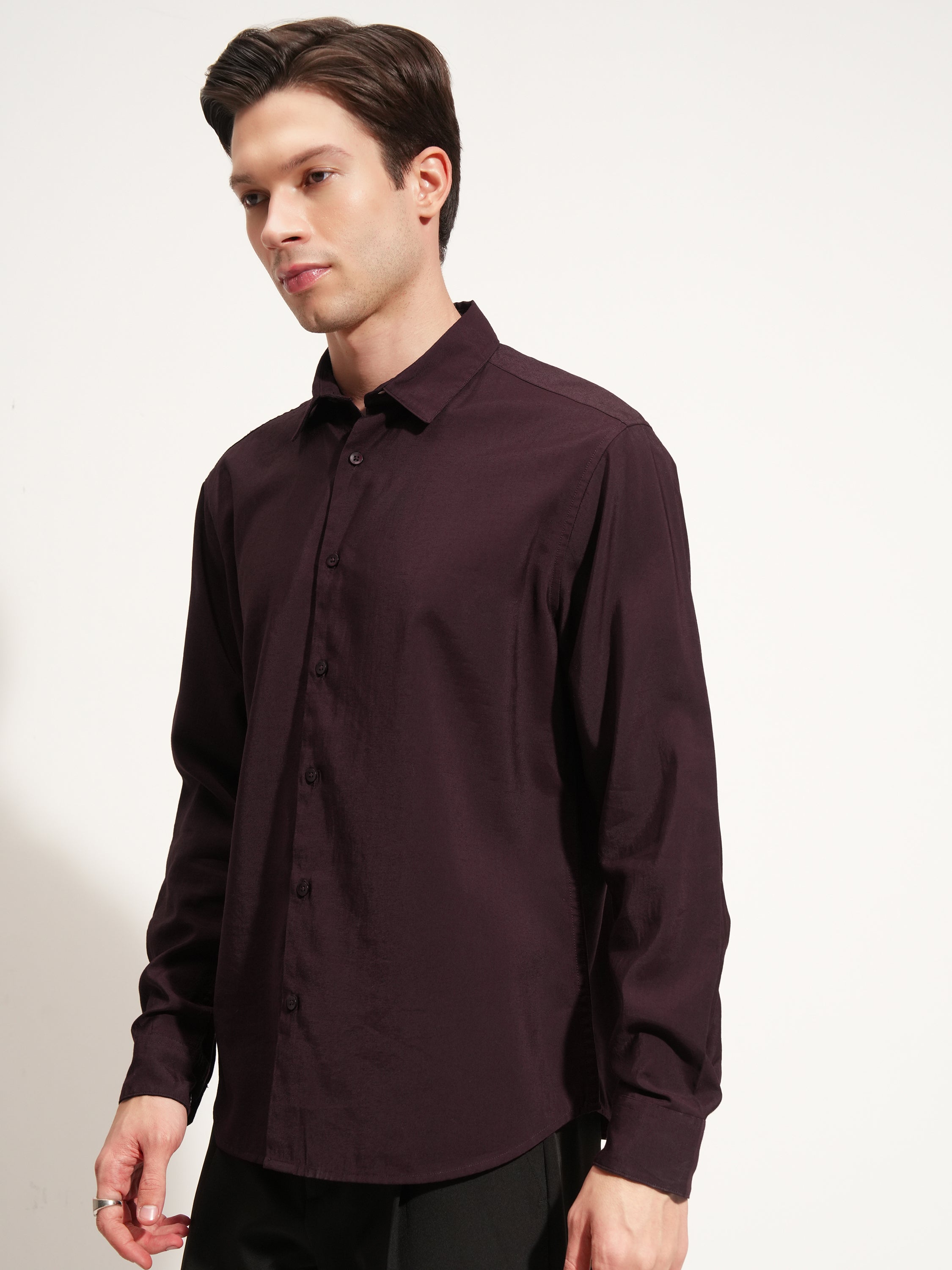 Highlander Men Purple Solid Slim Fit Casual Shirt - Purple - Image 4