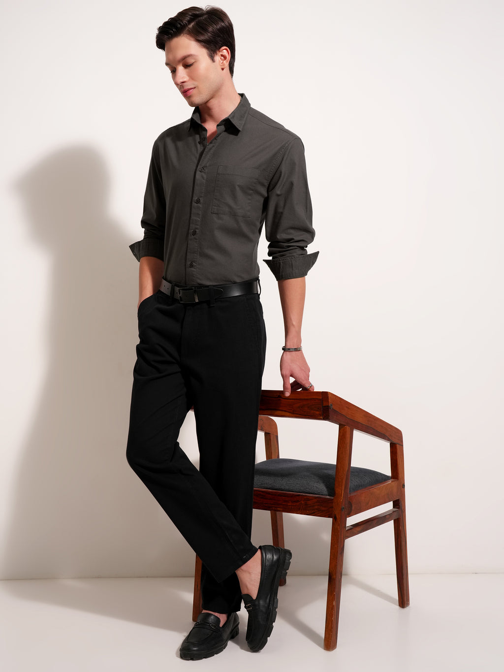 Highlander Men Charcoal Solid Relaxed Fit Casual Shirt - Charcoal - Image 4