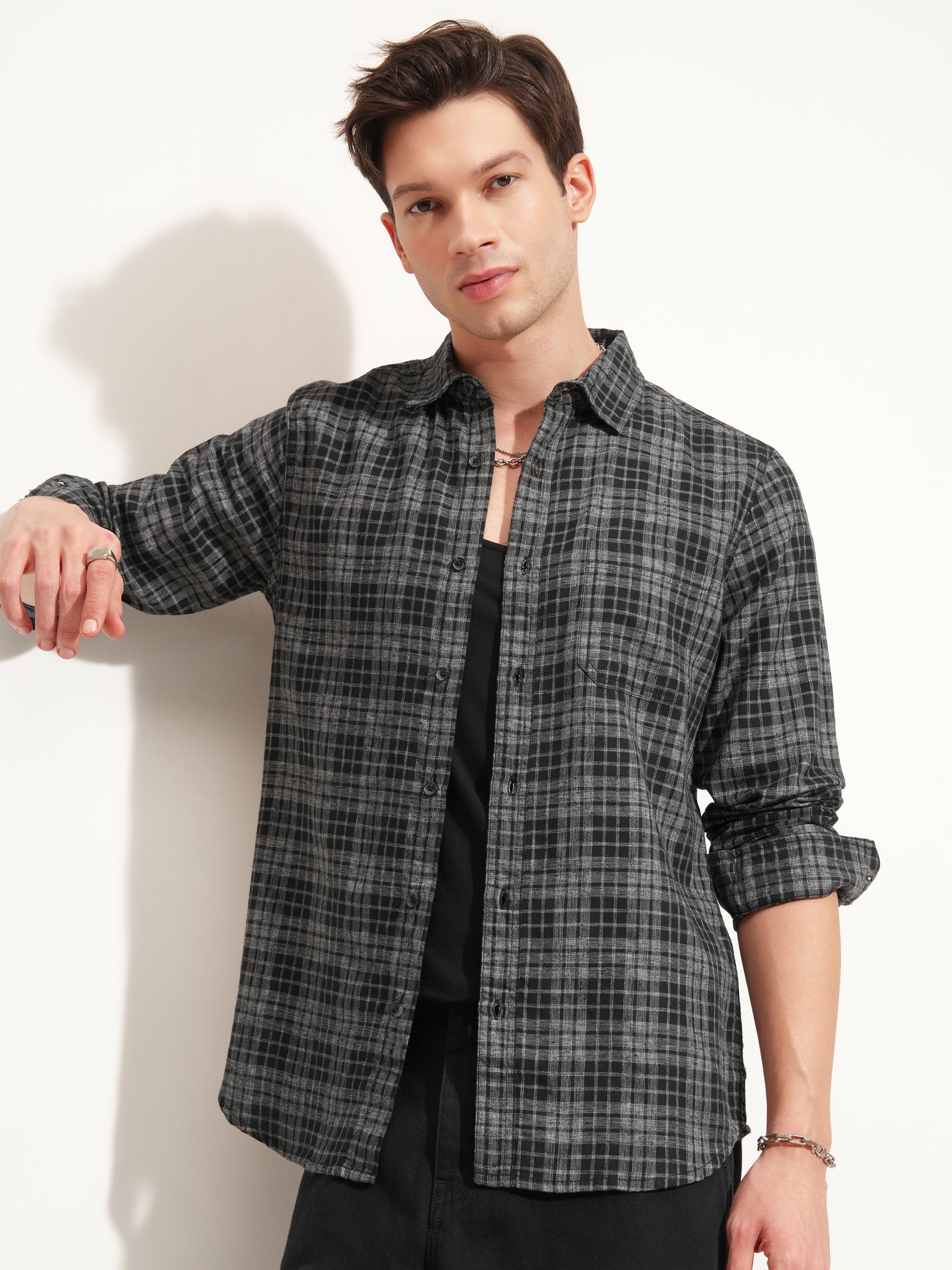 Highlander Men Black Checked Slim Fit Casual Shirt - Black - Image 4