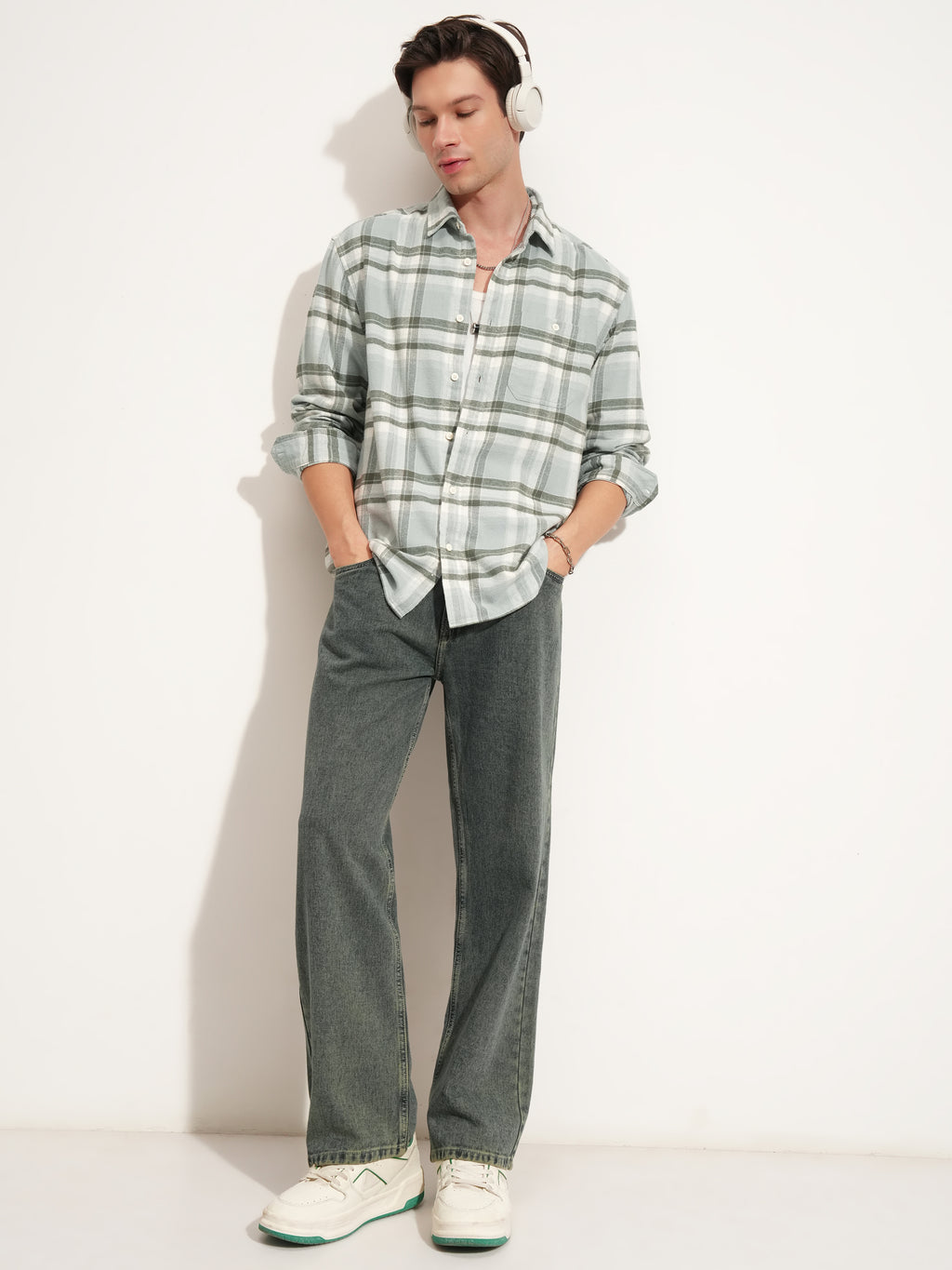 Highlander Men Blue Checked Relaxed Fit Casual Shirt - Blue - Image 2