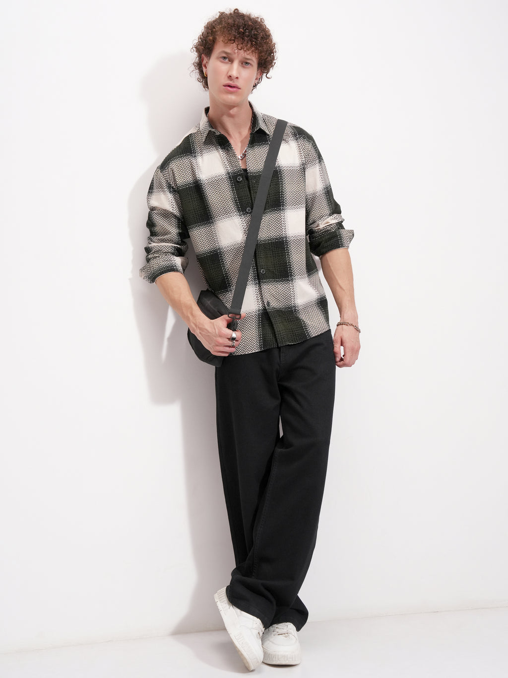 Highlander Men Black Checked Relaxed Fit Casual Shirt - Black - Image 2