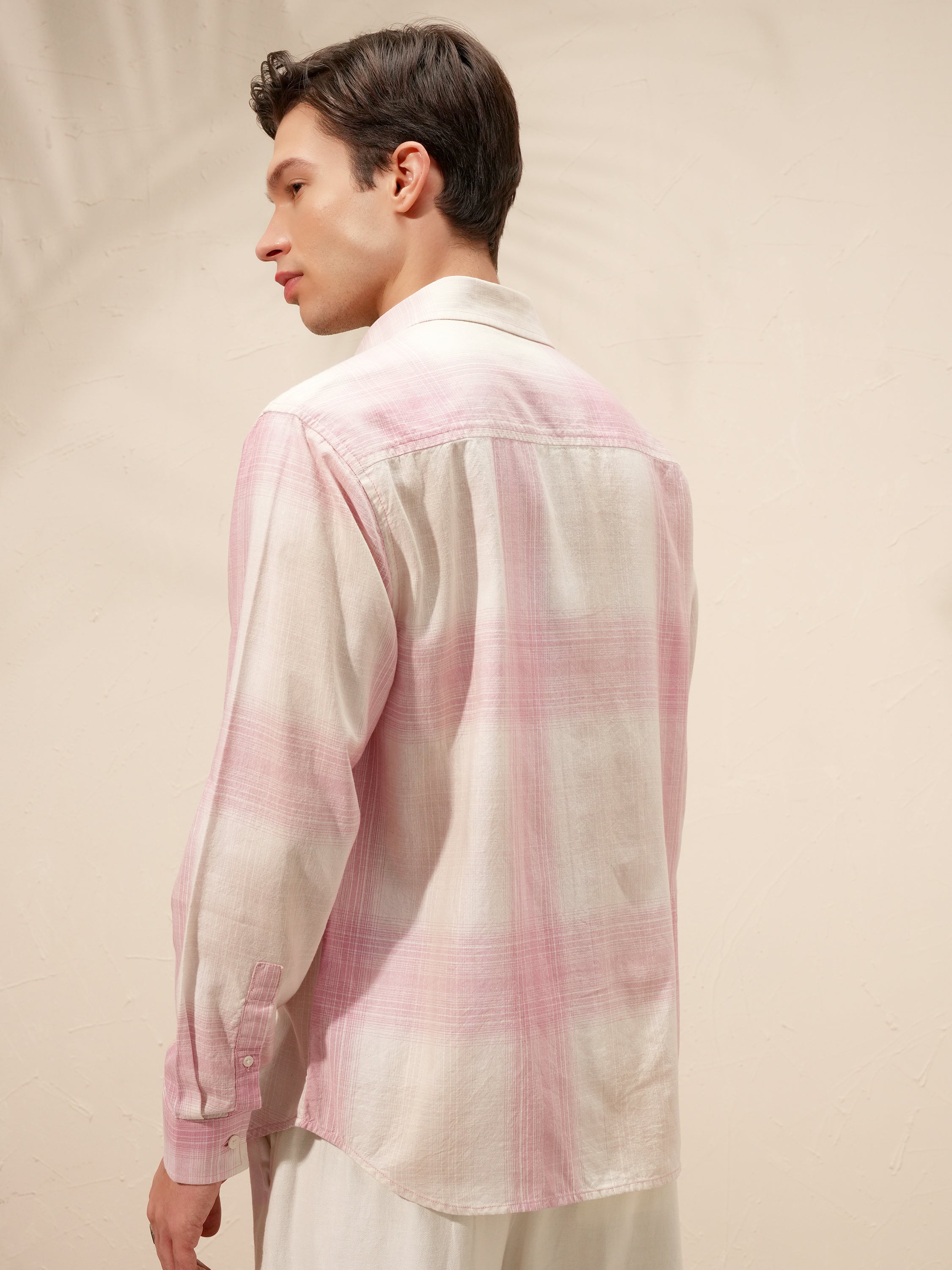 Highlander Men Pink Checked Relaxed Fit Casual Shirt - Pink - Image 3