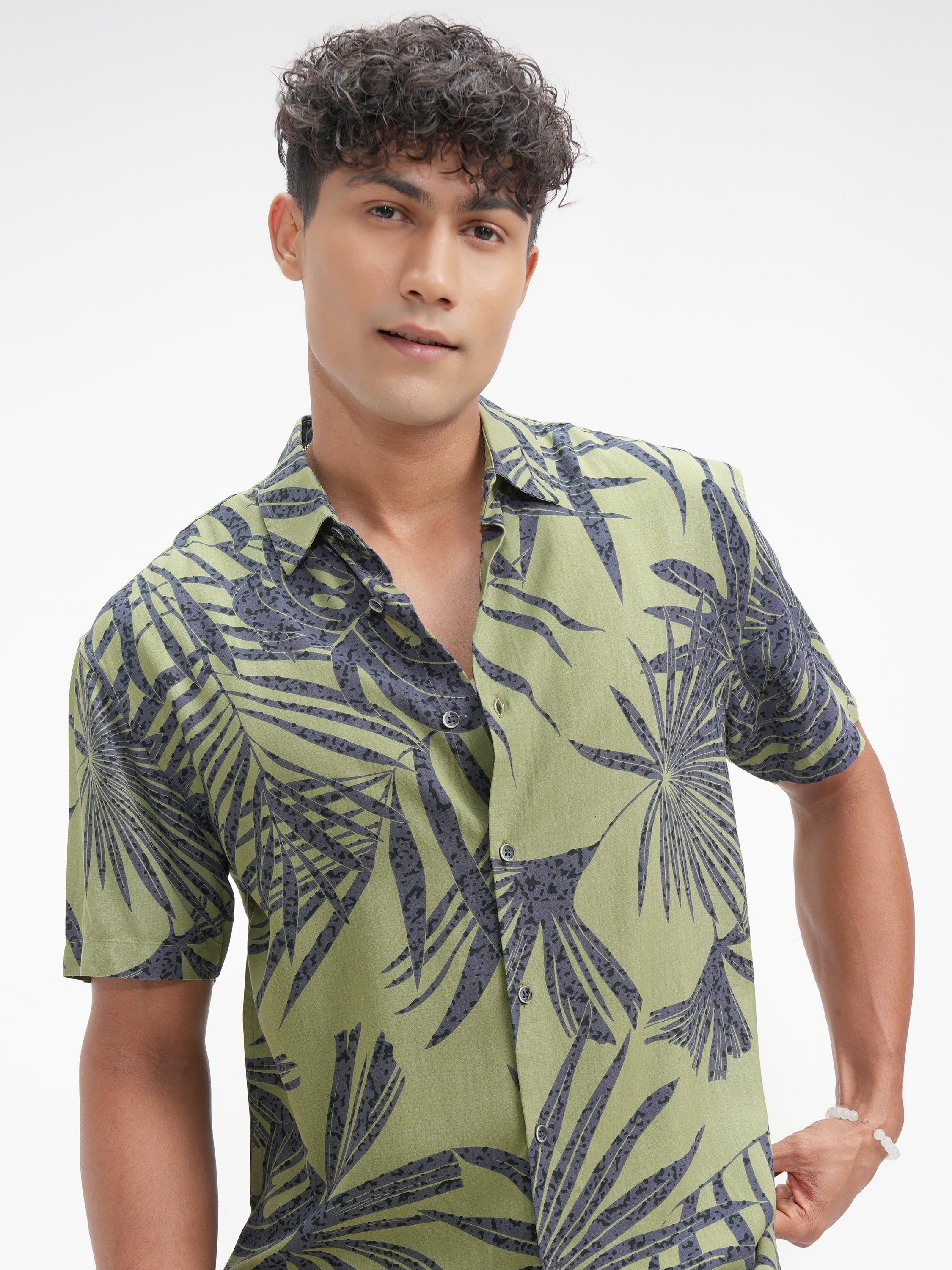 Highlander Men Green Printed Relaxed Fit Casual Shirt - Green - Image 1