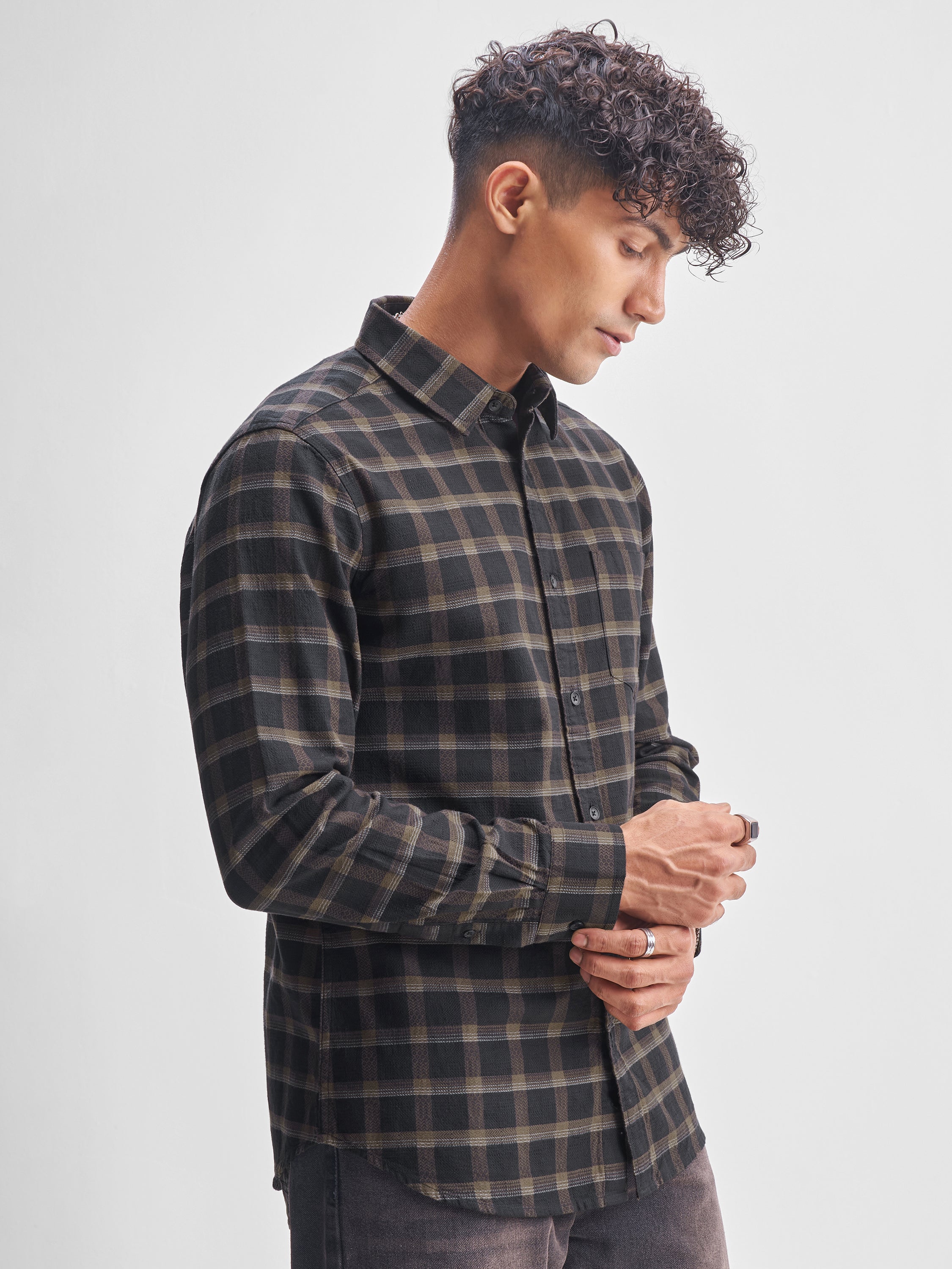 Highlander Men Black Checked Slim Fit Casual Shirt - Black - Image 6