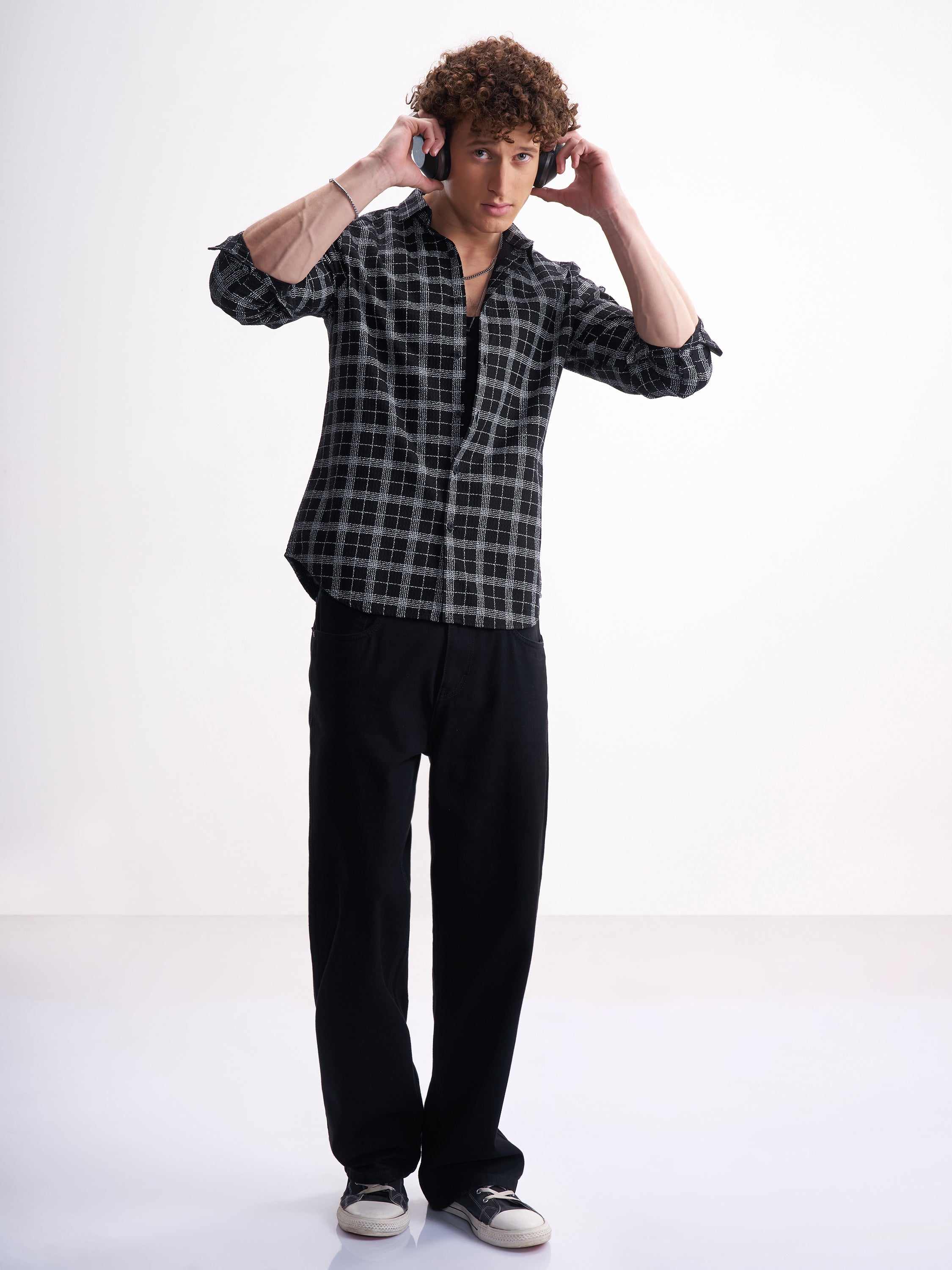 Highlander Men Black Checked Relaxed Fit Casual Shirt - Black - Image 2