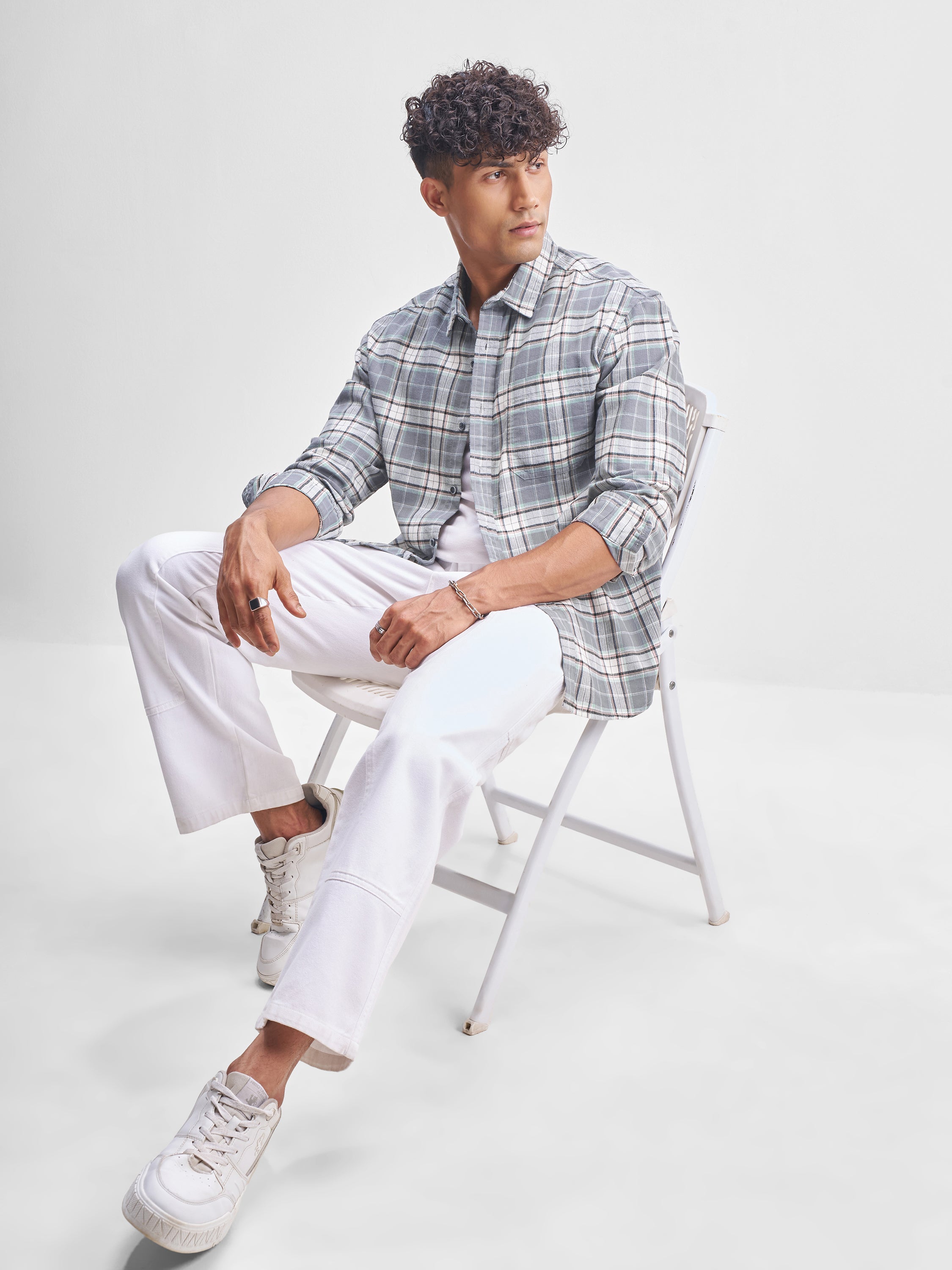 Highlander Men Grey Checked Relaxed Fit Casual Shirt - Grey - Image 2