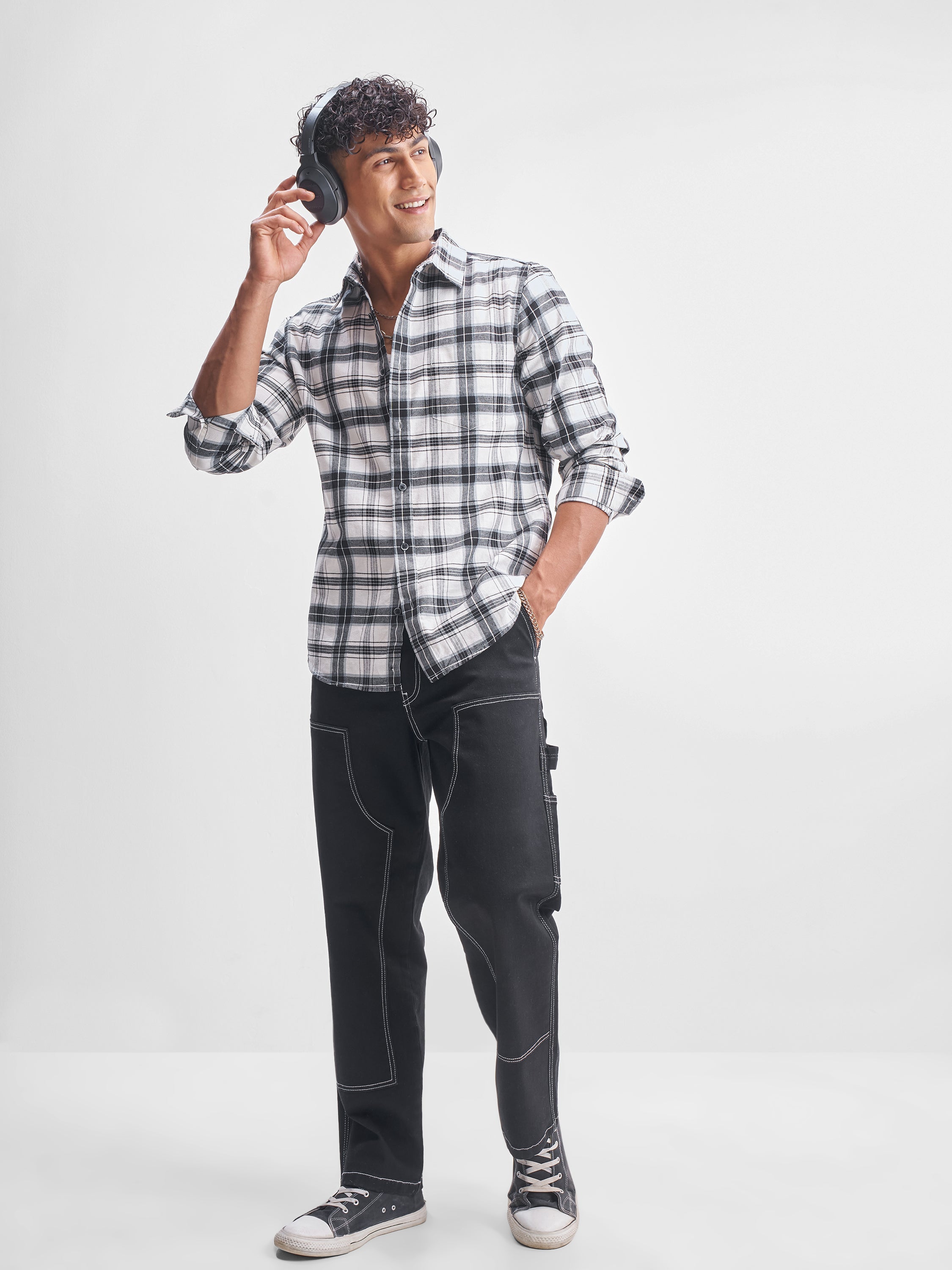 Highlander Men Black Checked Slim Fit Casual Shirt - Black - Image 2