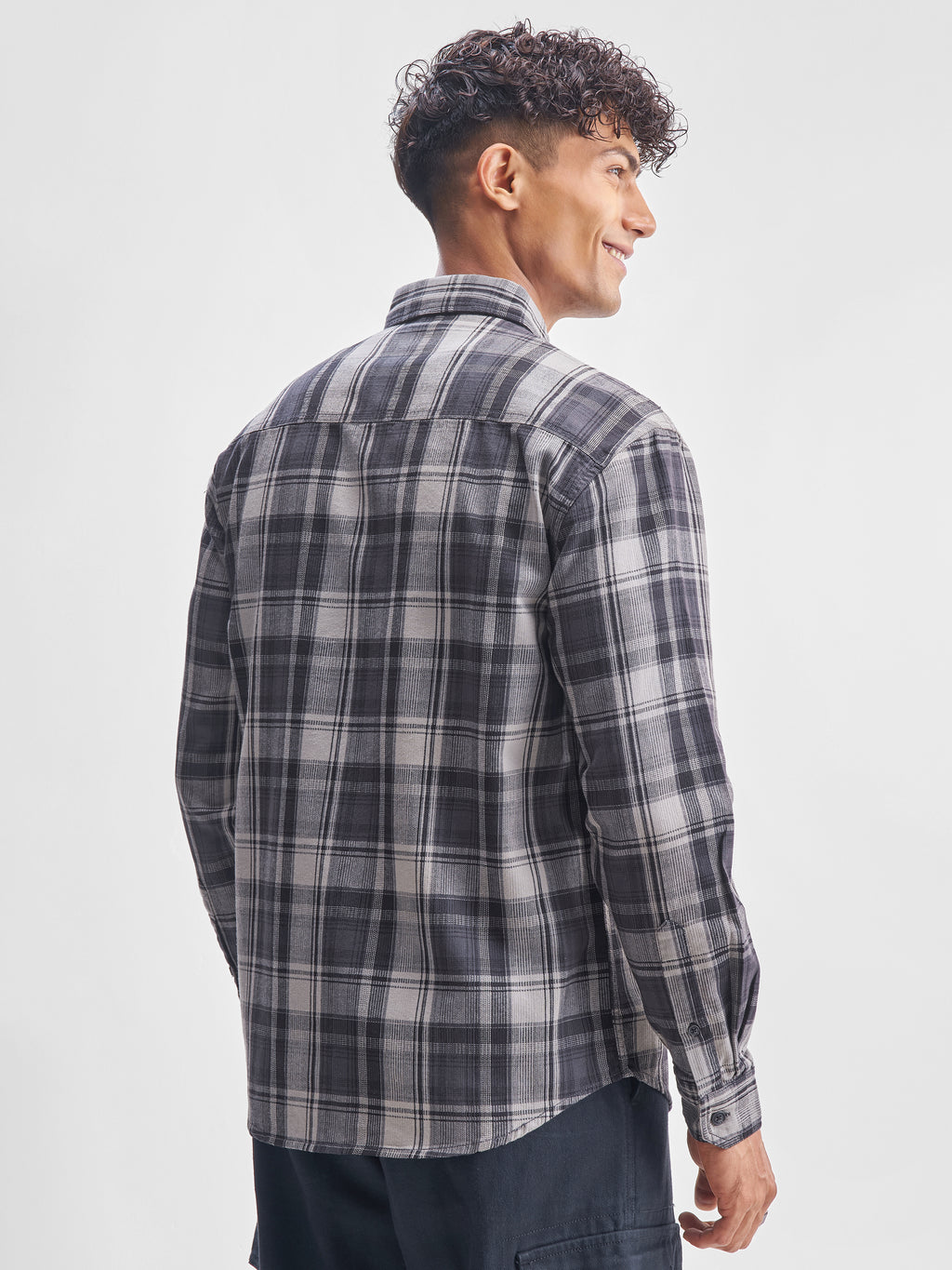 Highlander Men Charcoal Checked Relaxed Fit Casual Shirt - Charcoal - Image 3