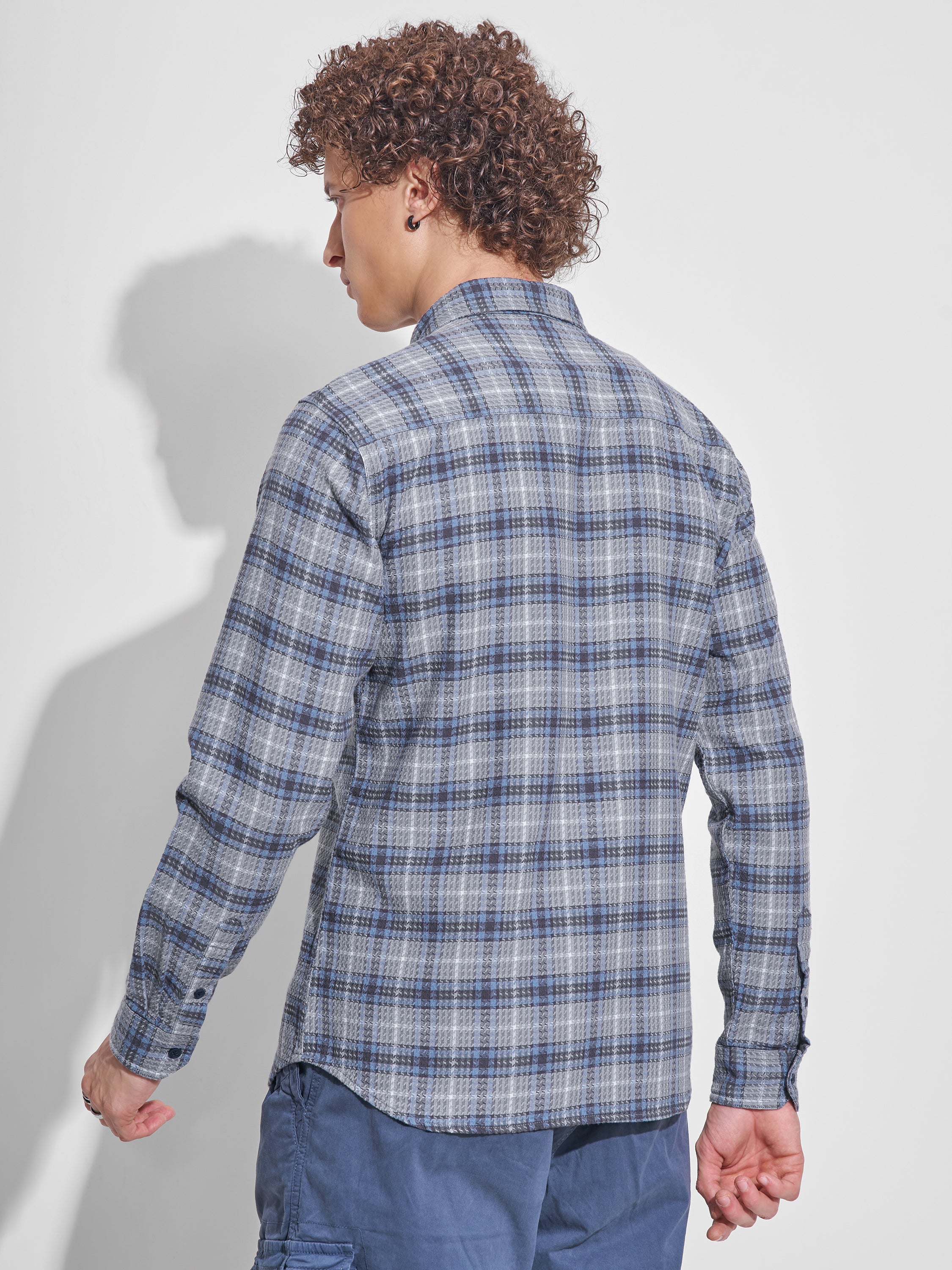 Highlander Men Grey Checked Slim Fit Casual Shirt - Grey - Image 3