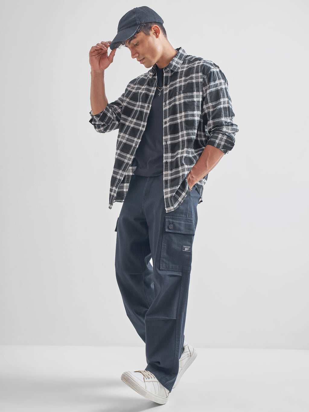 Highlander Men Black Checked Relaxed Fit Casual Shirt - Black - Image 2