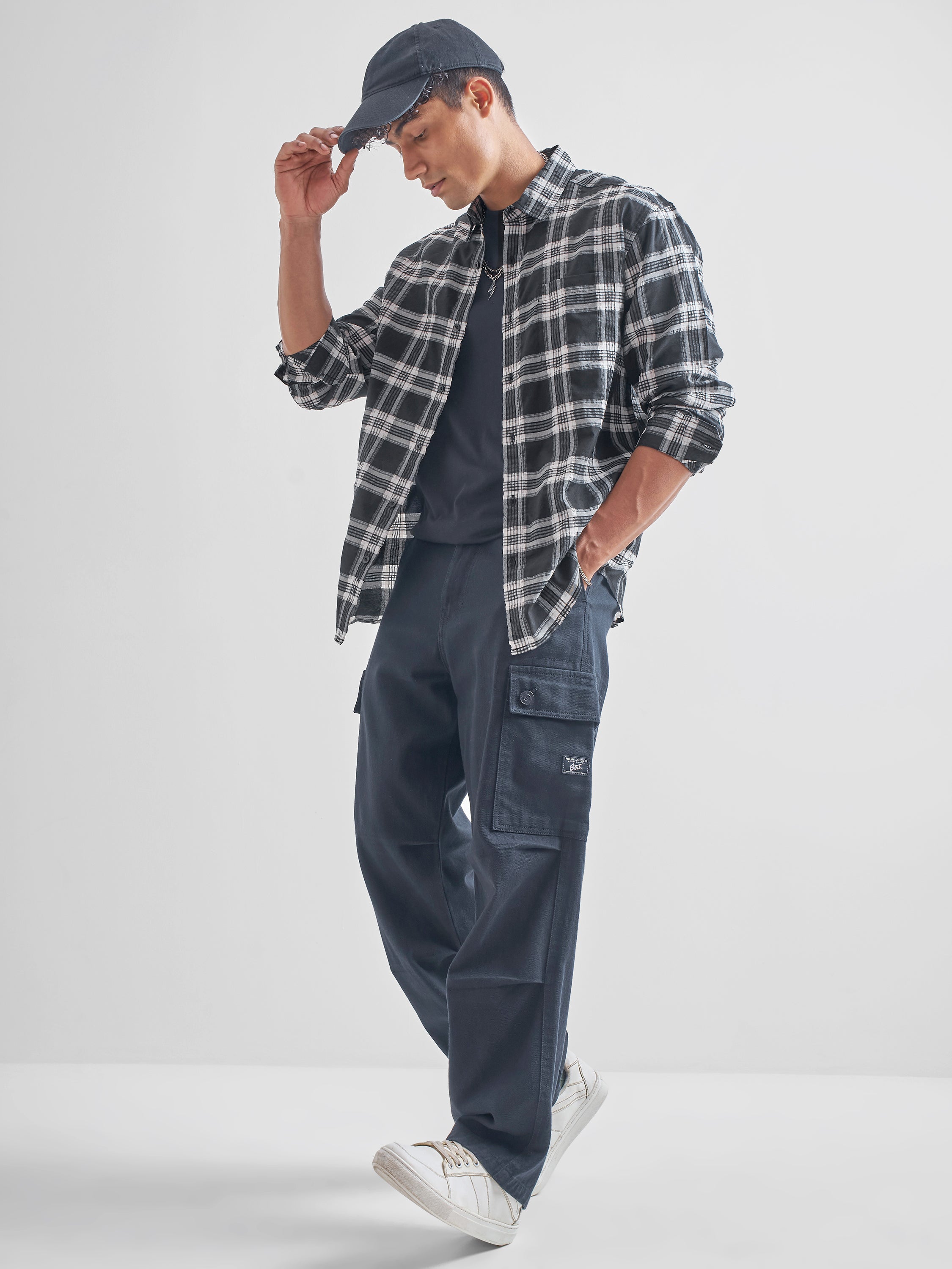 Highlander Men Black Checked Relaxed Fit Casual Shirt - Black - Image 2