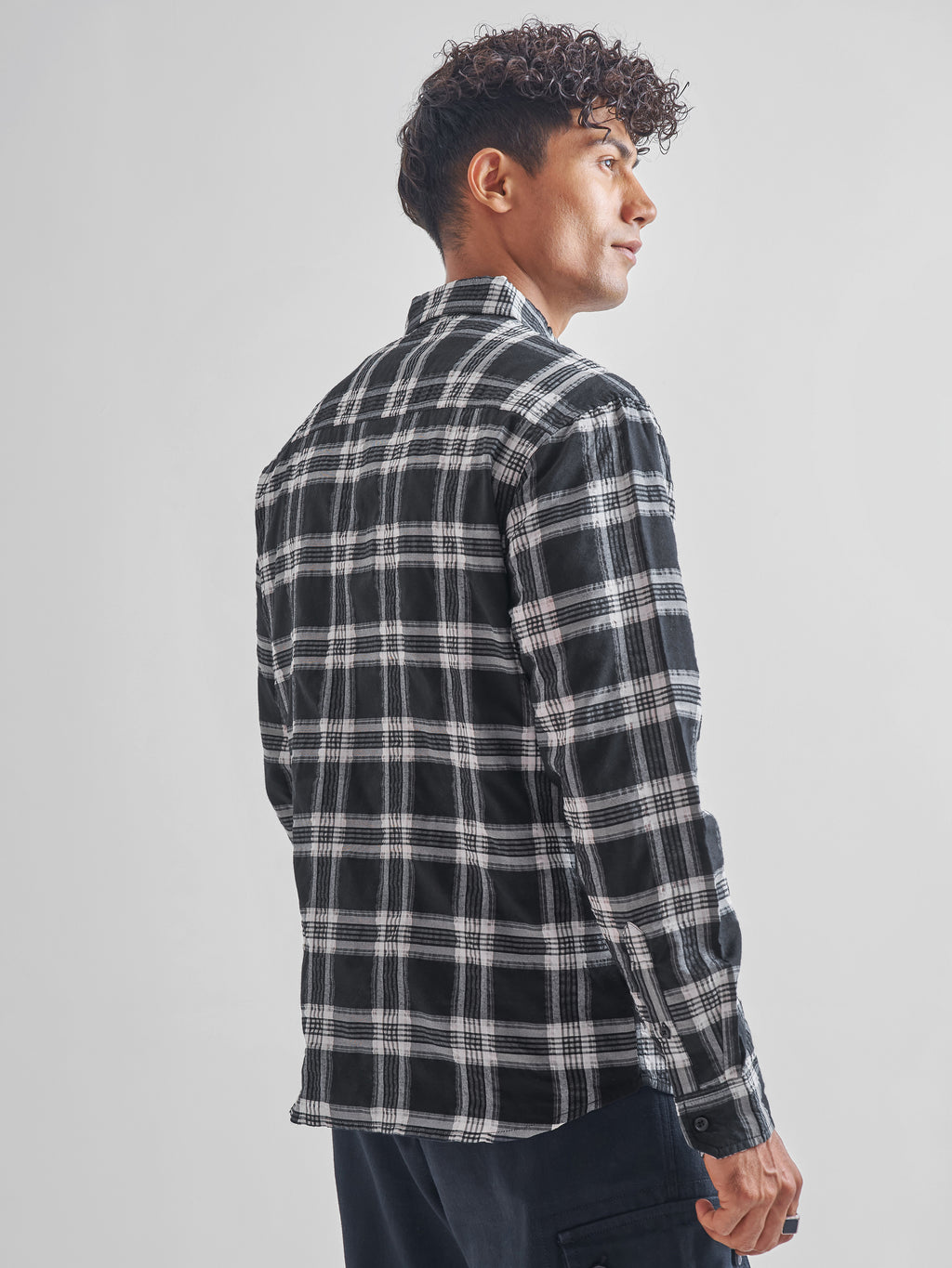 Highlander Men Black Checked Relaxed Fit Casual Shirt - Black - Image 3