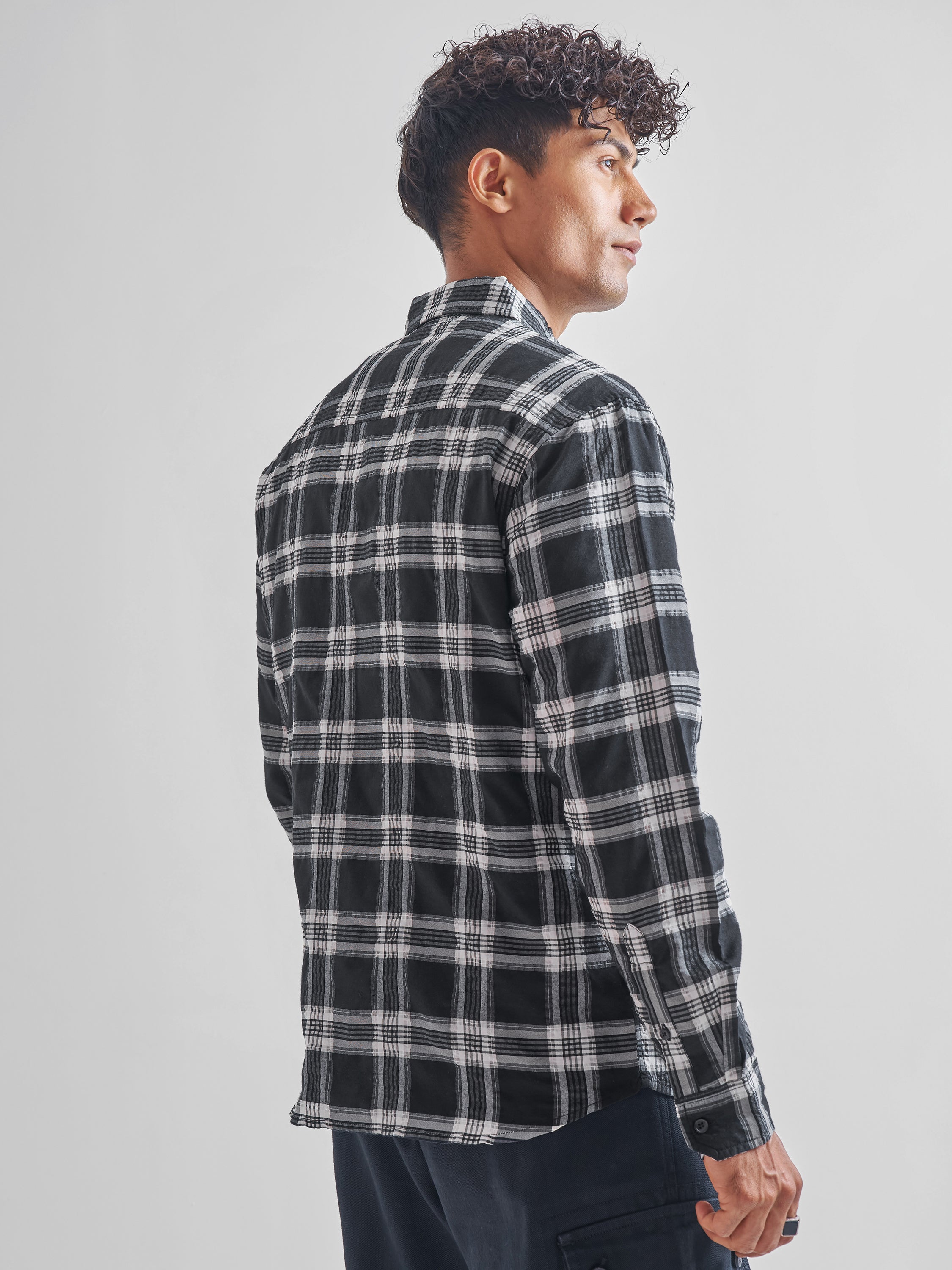 Highlander Men Black Checked Relaxed Fit Casual Shirt - Black - Image 3