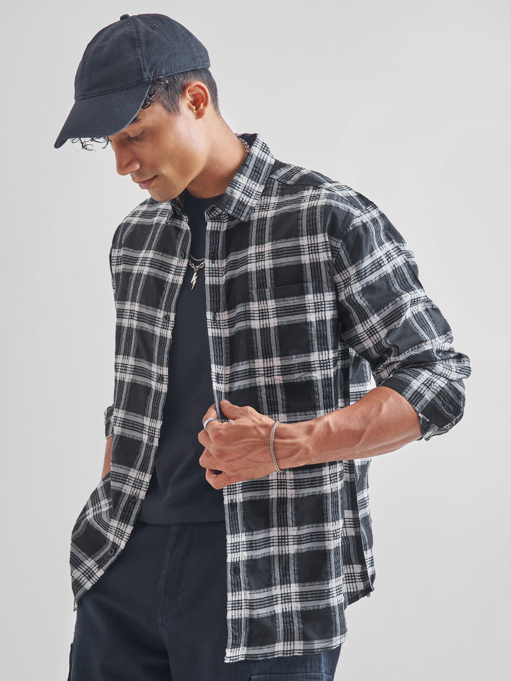 Highlander Men Black Checked Relaxed Fit Casual Shirt - Black - Image 4