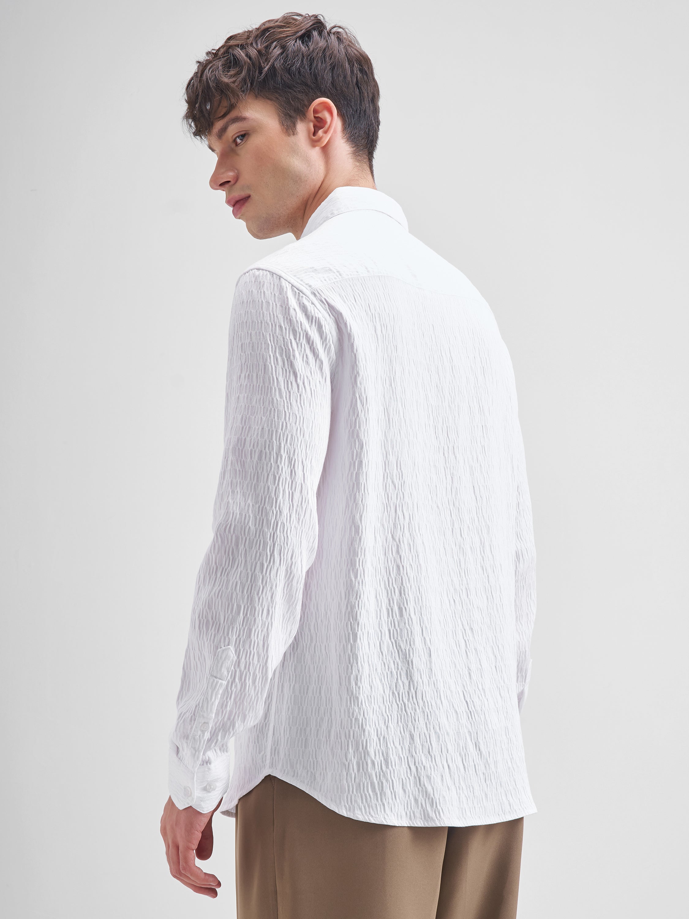 Highlander Men White Crushed Slim Fit Casual Shirt - White - Image 3