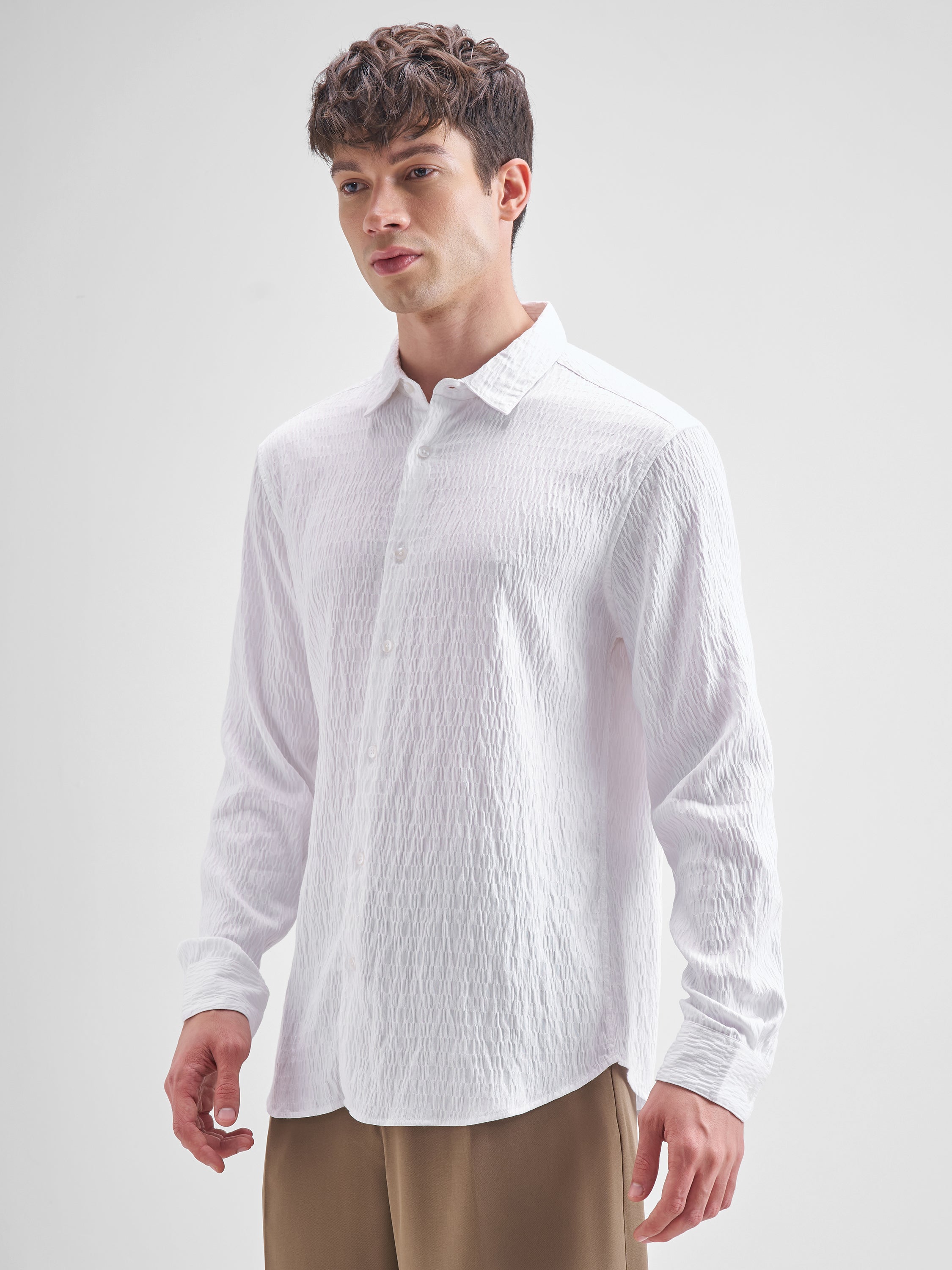 Highlander Men White Crushed Slim Fit Casual Shirt - White - Image 4