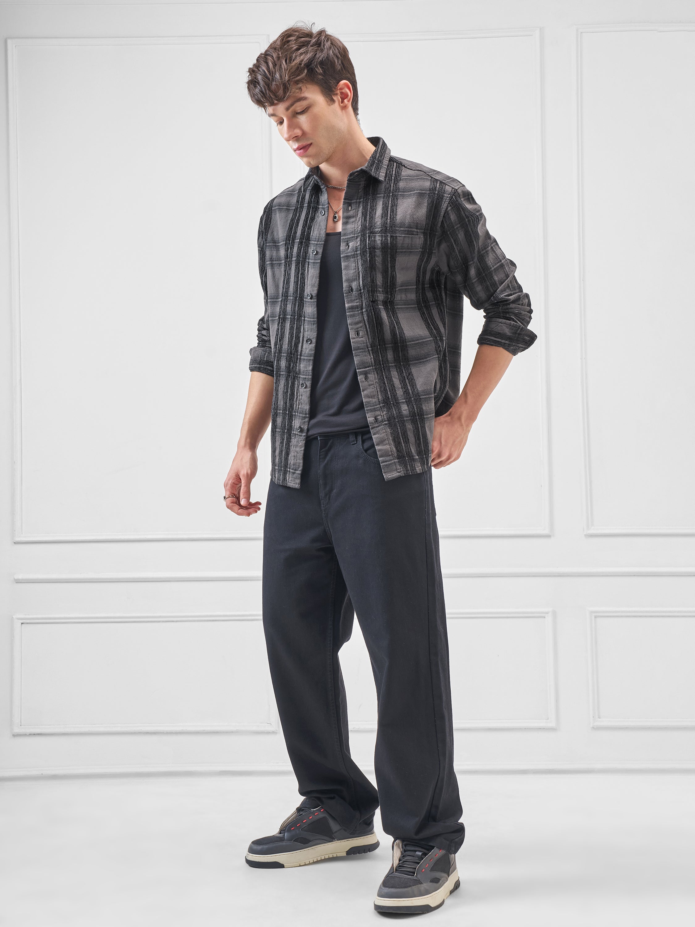 Highlander Men Grey Checked Relaxed Fit Casual Shirt - Grey - Image 2