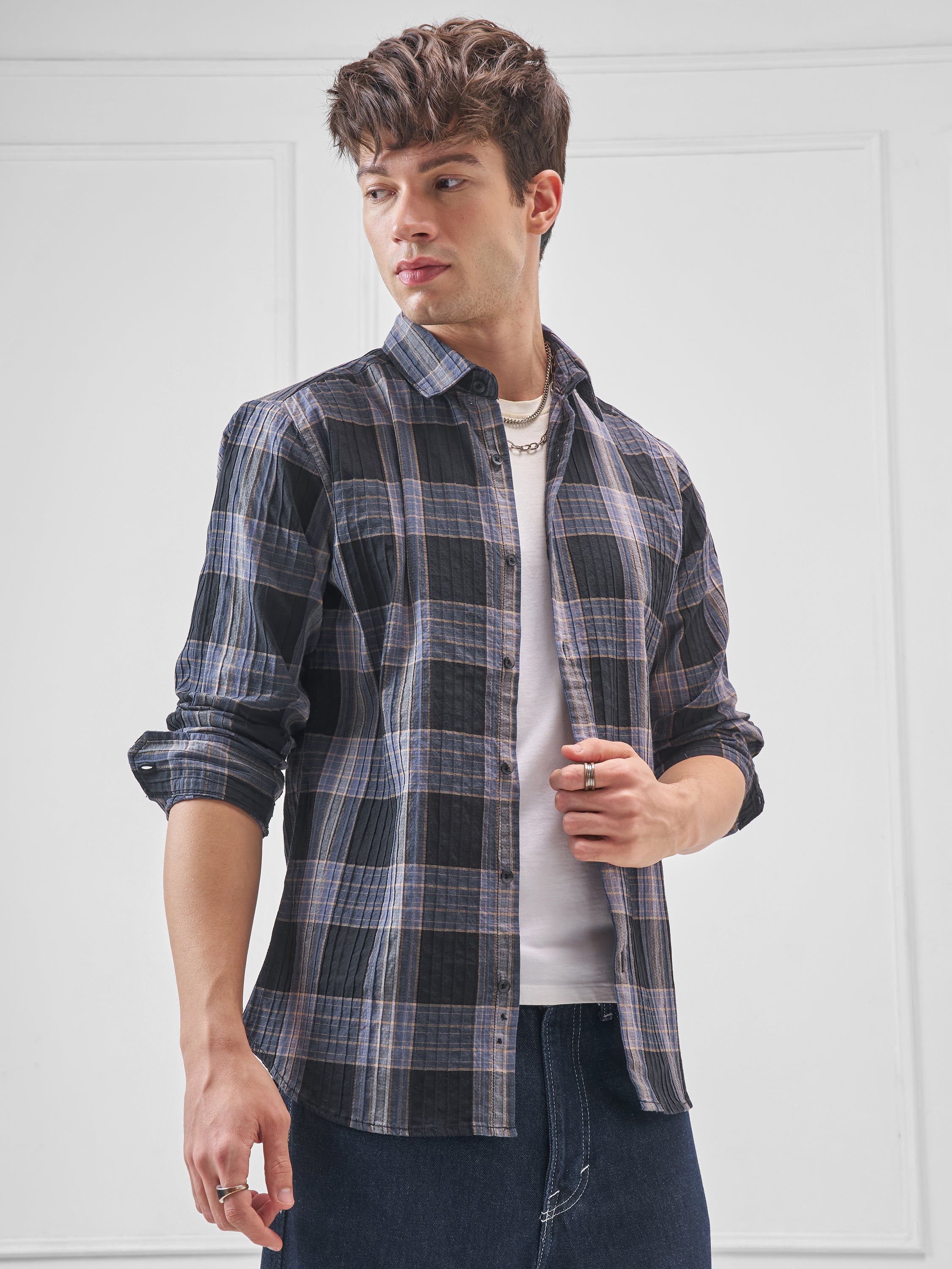 Highlander Men Black Checked Slim Fit Casual Shirt - Black - Image 6