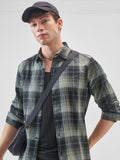 Highlander Men Green Checked Slim Fit Casual Shirt - Green - Image 1